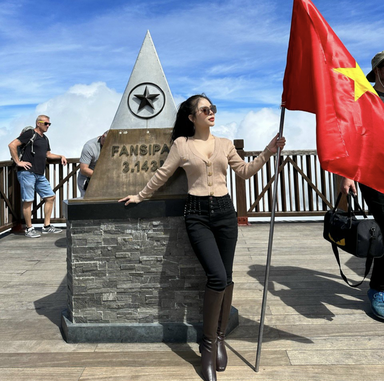 Gặp Gỡ Ánh Dương: Cô gái xinh đẹp truyền cảm hứng - ảnh 1