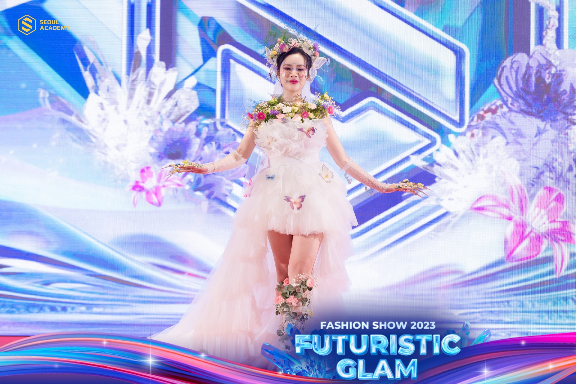 Học viên Seoul Academy bùng nổ với tiết mục Fashion Show Futuristic Glam tại VICAM 2023 - ảnh 1