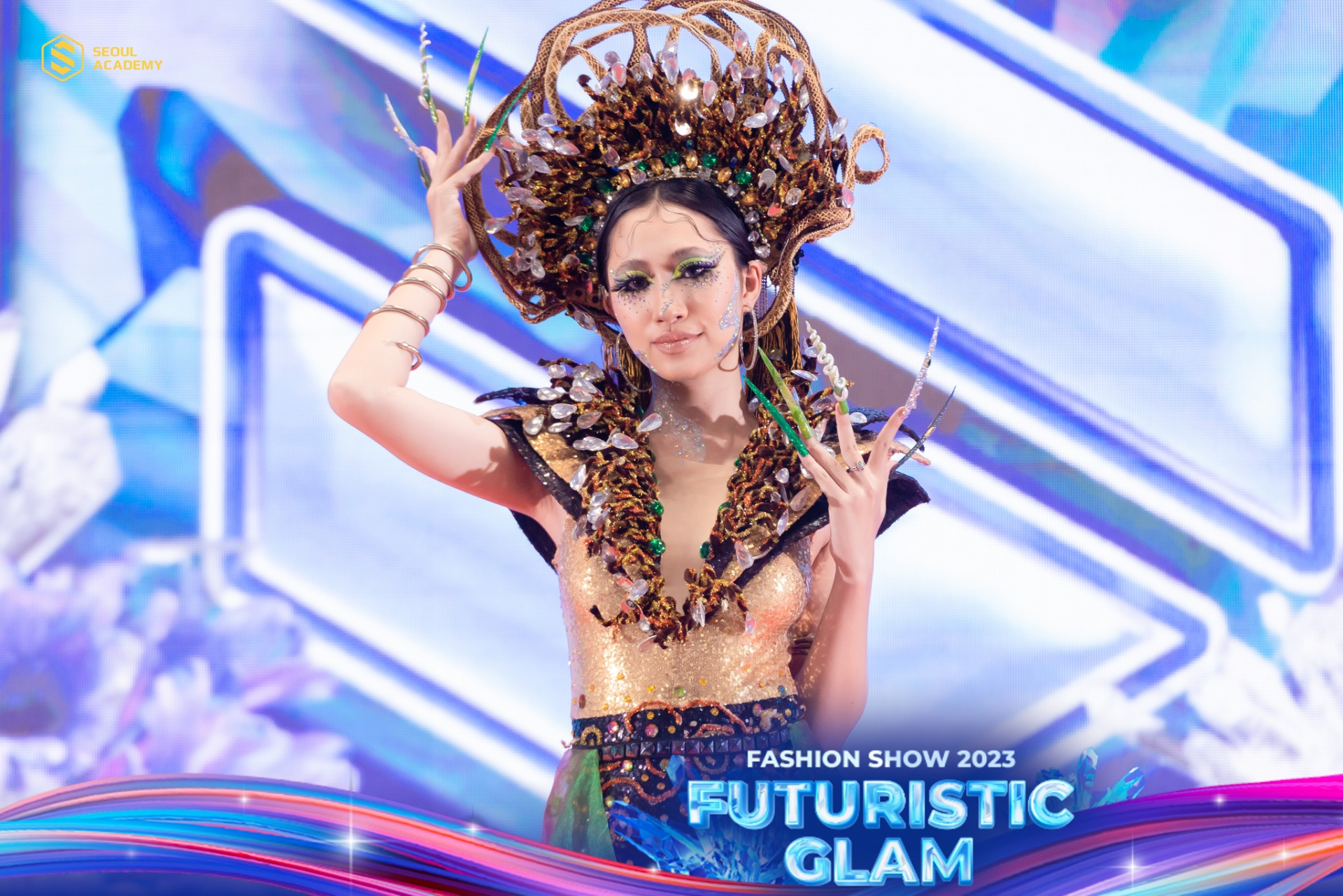 Học viên Seoul Academy bùng nổ với tiết mục Fashion Show Futuristic Glam tại VICAM 2023 - ảnh 4