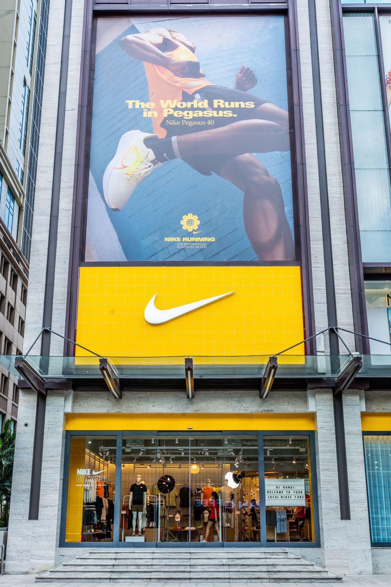 Nike và những chi tiết mới mẻ trong không gian mua sắm 'bản địa hóa' tại Vincom Bà Triệu - ảnh 1