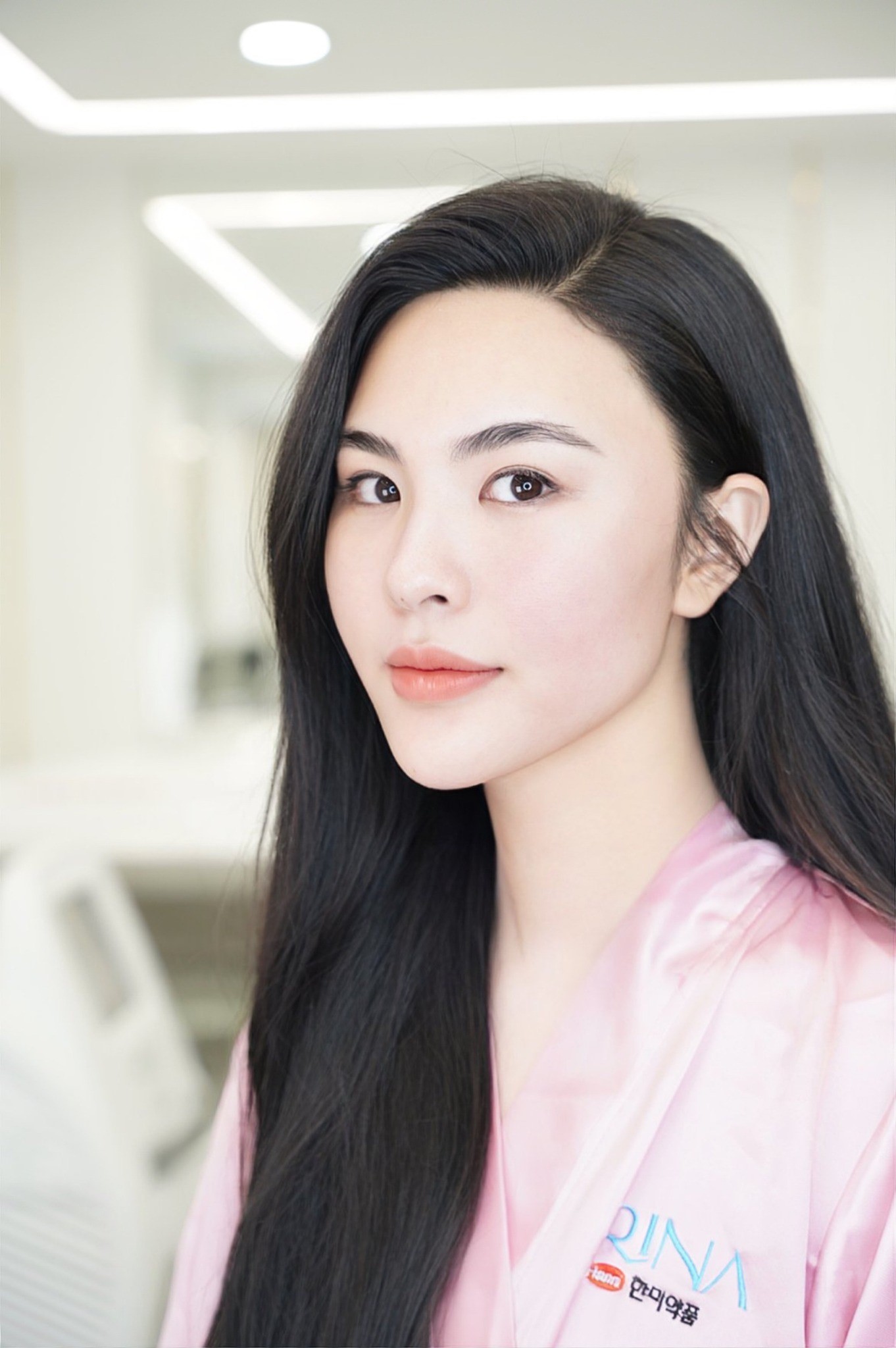 Cố vấn sắc đẹp Hoa hậu Du lịch 2022 Quỳnh Trang chia sẻ bí quyết giữ gìn làn da tươi trẻ khi bận rộn - ảnh 5