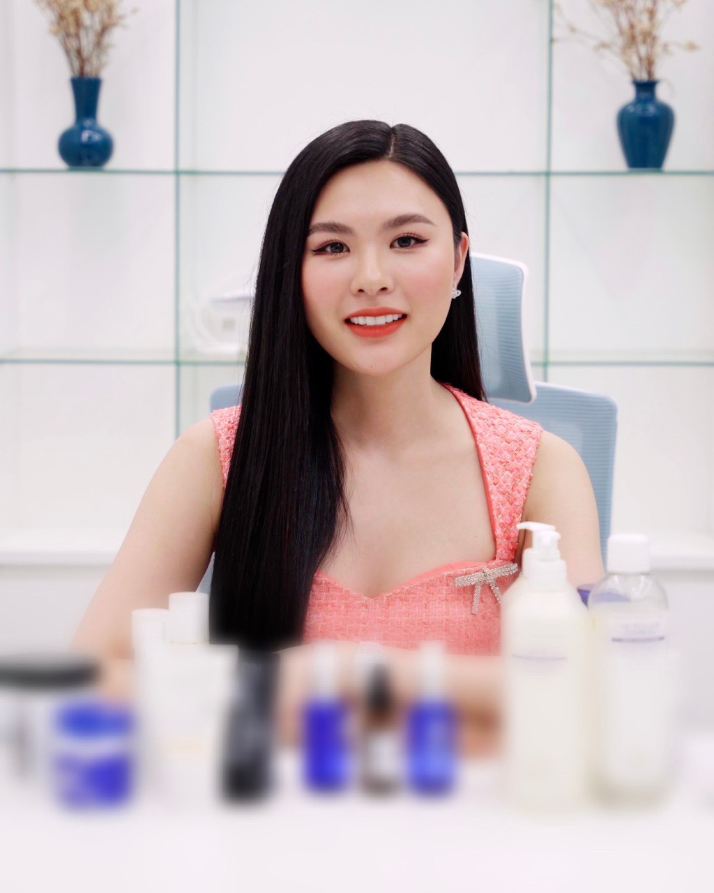 Cố vấn sắc đẹp Hoa hậu Du lịch 2022 Quỳnh Trang chia sẻ bí quyết giữ gìn làn da tươi trẻ khi bận rộn - ảnh 3