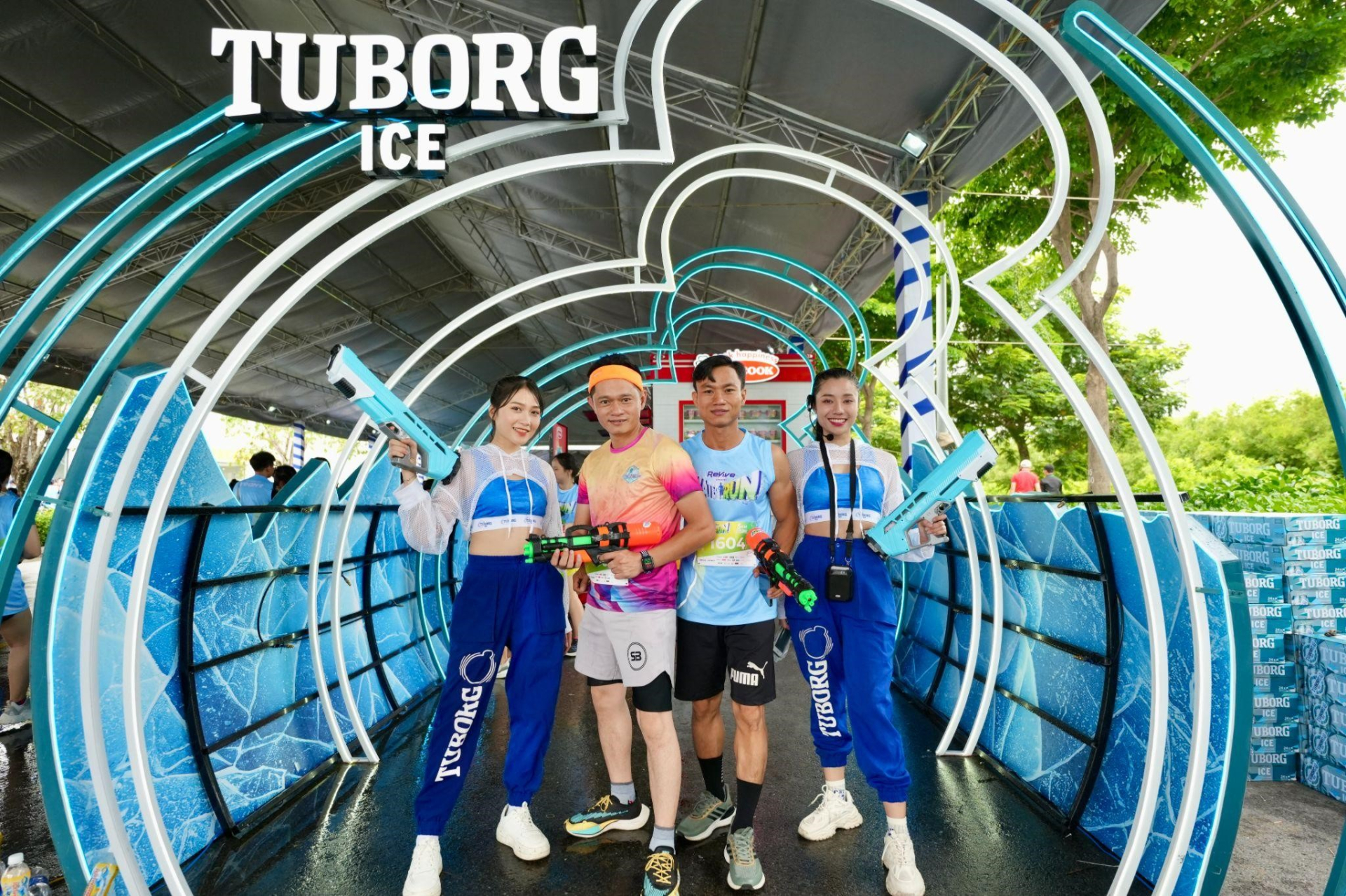 Hơn 7.000 khán giả cùng Tuborg  băng qua mọi cuộc vui, tận hưởng đại tiệc nước mát lạnh tại Water Run 2023 - ảnh 4