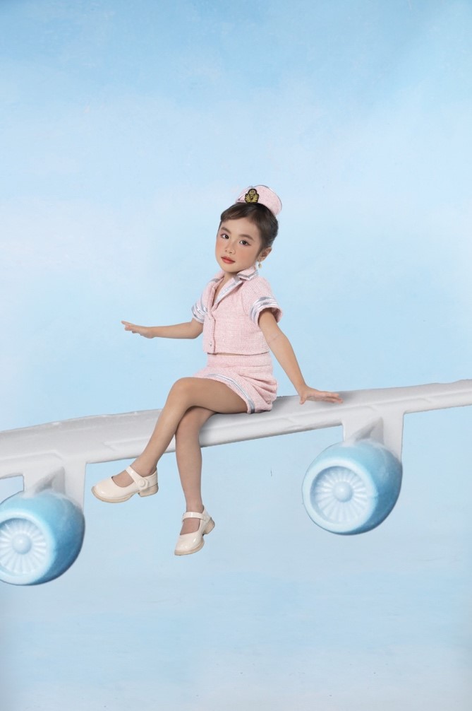 Rica Gia Tuệ biến hoá đa màu sắc cùng Siêu Mẫu Dianka – vợ thủ môn Bùi Tiến Dũng - ảnh 6