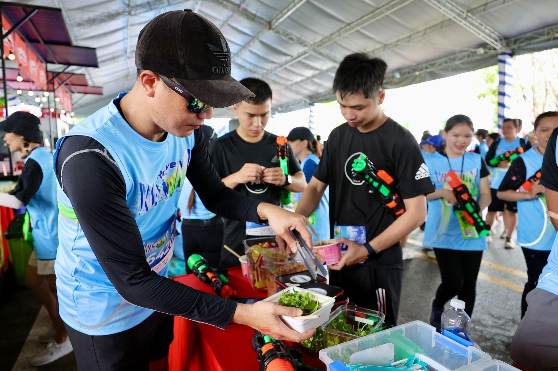 Trạm mì Acecook giải cứu hàng trăm “chiếc bụng đói” tại Water Run 2023 - ảnh 3