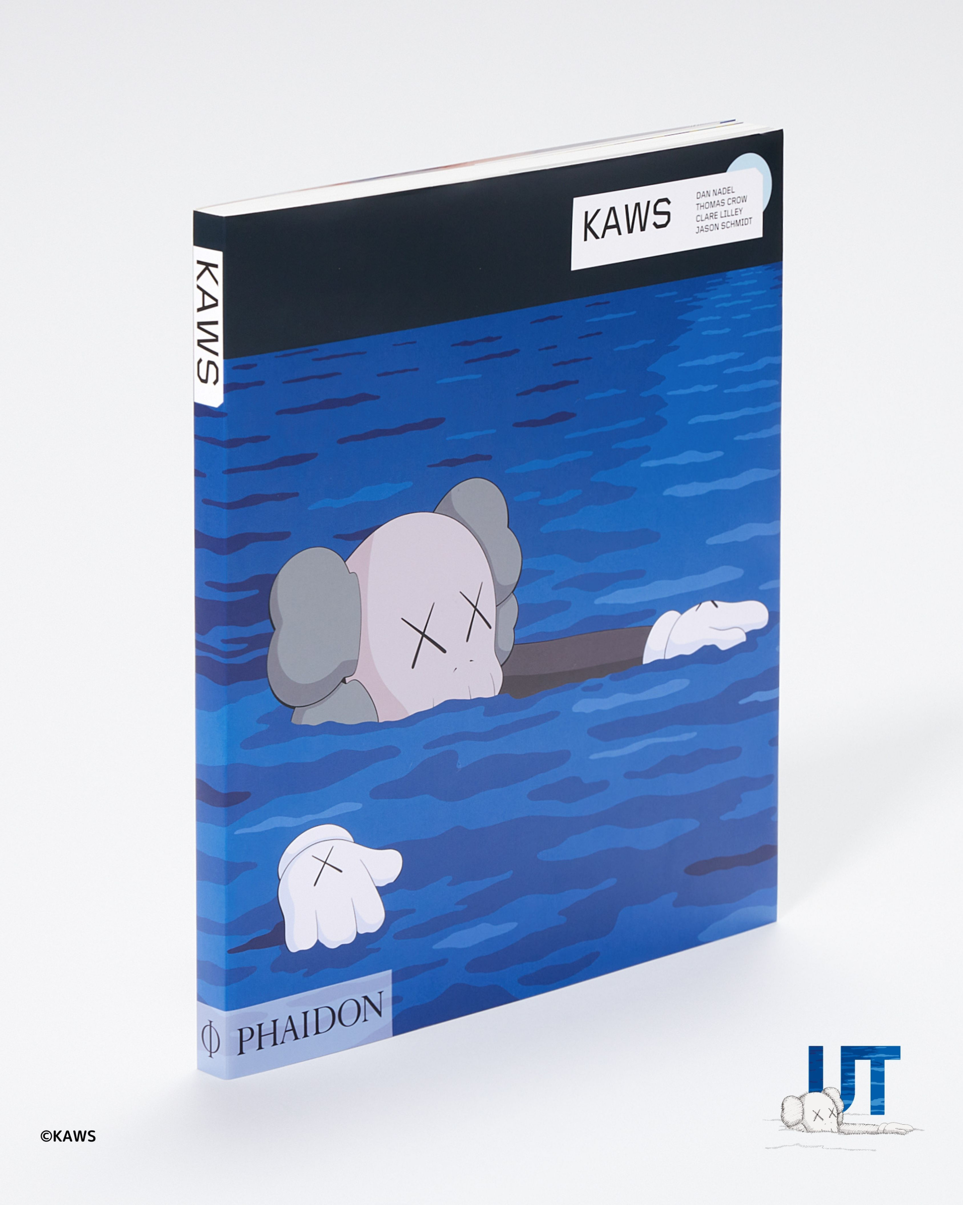 UNIQLO ra mắt BST UT KAWS nhân sự kiện ra mắt ấn bản sách nghệ thuật từ KAWS - ảnh 2