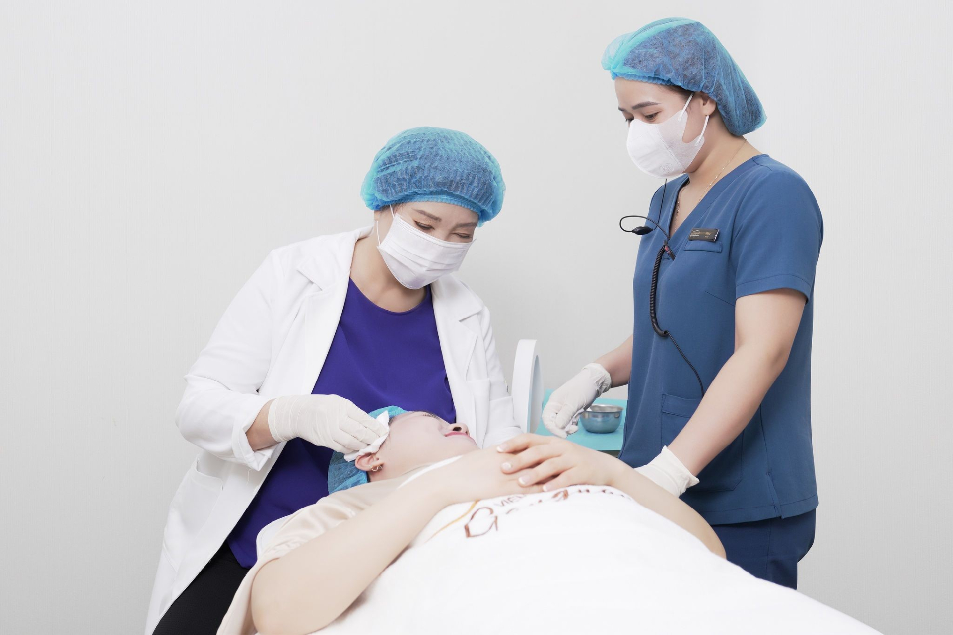 Bác sĩ Bùi Thị Ân - Niềm tự hào của ngành trẻ hóa Việt Nam - ảnh 3