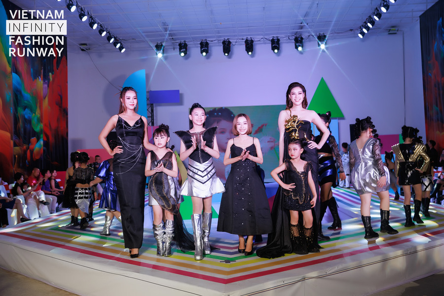 In Space và In Color trình làng VietNam Infinity Fashion Runway: Một bước tiến lớn trong tư duy nghệ thuật của NTK Trinh Châu - ảnh 4
