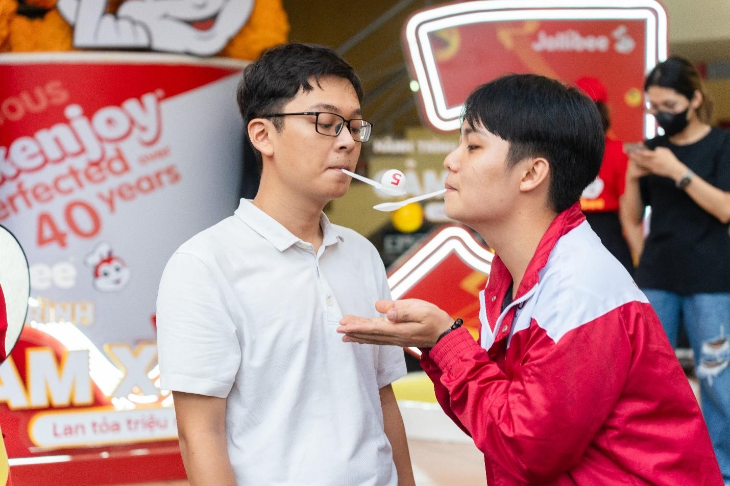 Hành Trình Cảm Xúc của Jollibee: “10 điểm không có nhưng” với các hoạt động thú vị và dàn rapper chất lừ - ảnh 6