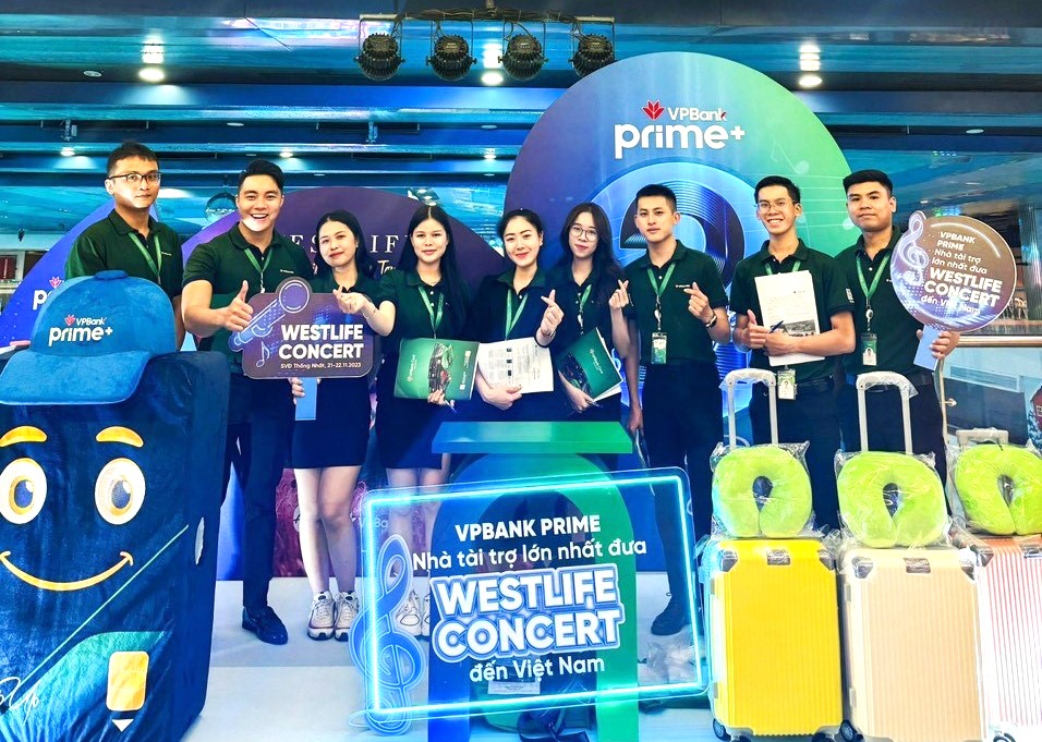 Fan Westlife háo hức săn vé miễn phí tại Vincom - ảnh 1