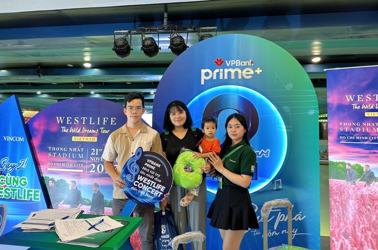 Fan Westlife háo hức săn vé miễn phí tại Vincom - ảnh 3