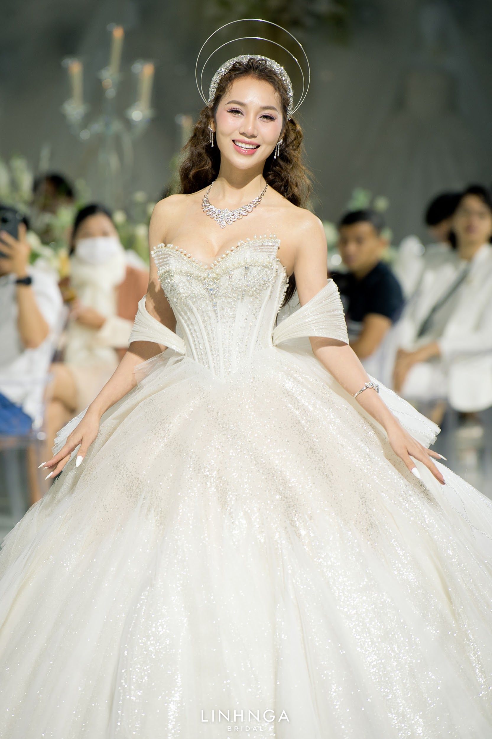 Hậu sinh nhật, Á hậu Thảo Nhi Lê hoá nữ hoàng lộng lẫy trở thành First Face cho show diễn thời trang cưới - ảnh 5