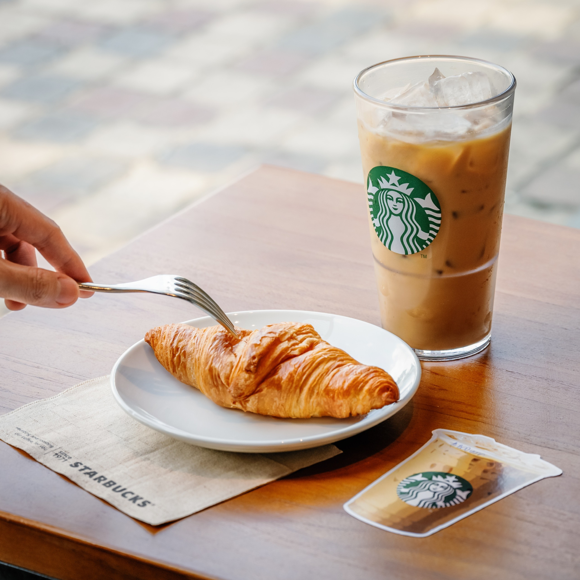 Chiều fan như Starbucks: tung combo bữa sáng “nhẹ ví” và loạt voucher xịn mịn trên ShopeeFood mỗi ngày! - ảnh 2