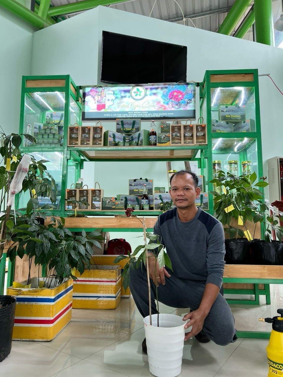 Cu Đông Vlog đem 8 củ Sâm Ngọc Linh lang thang khắp Sài Gòn gây chú ý cộng đồng mạng - ảnh 5
