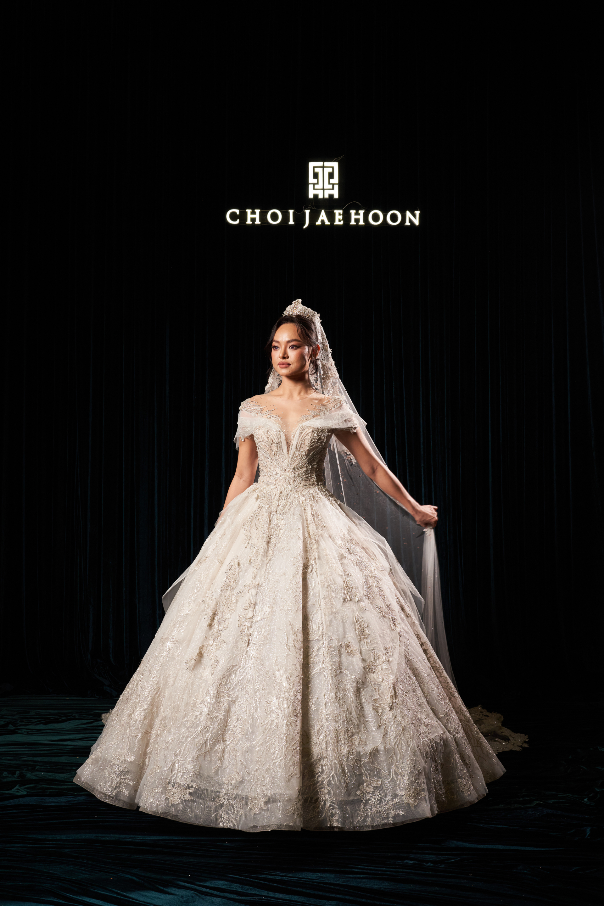 Choi Jae Hoon - Nhà Thiết Kế váy cưới cho các celeb hàng đầu Hàn Quốc trình diễn BST tại Việt Nam - ảnh 5