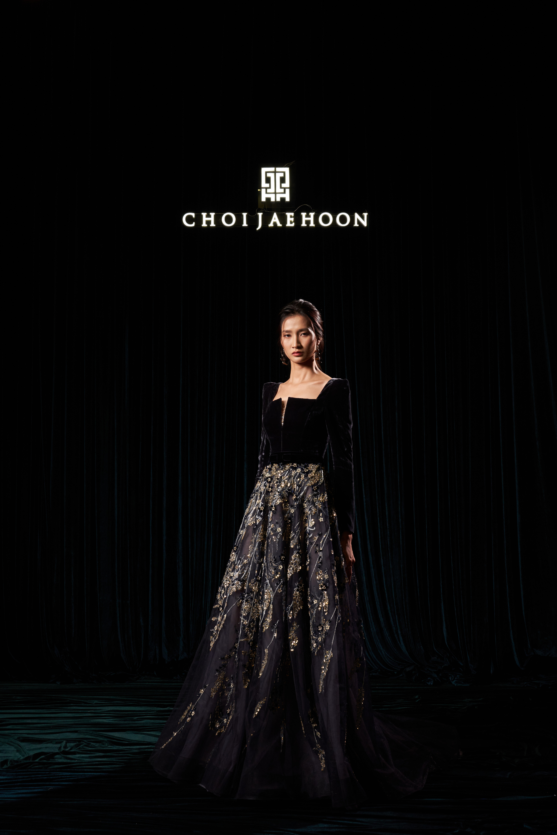 Choi Jae Hoon - Nhà Thiết Kế váy cưới cho các celeb hàng đầu Hàn Quốc trình diễn BST tại Việt Nam - ảnh 7