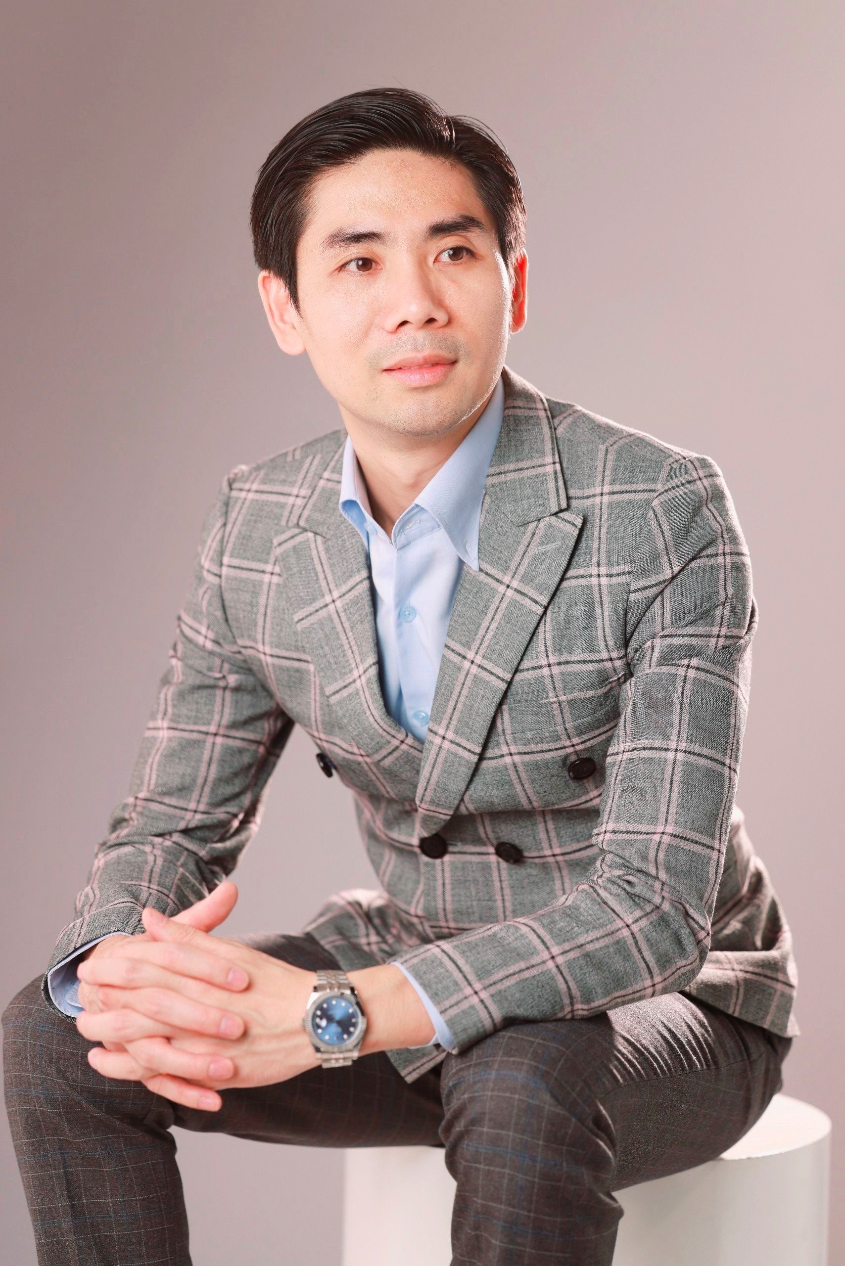 Trò chuyện cùng Tổng Giám Đốc Công Ty Cổ Phần Tập Đoàn Phúc Khang sau chuyến Du lịch kết hợp Công Tác Châu Âu - ảnh 2