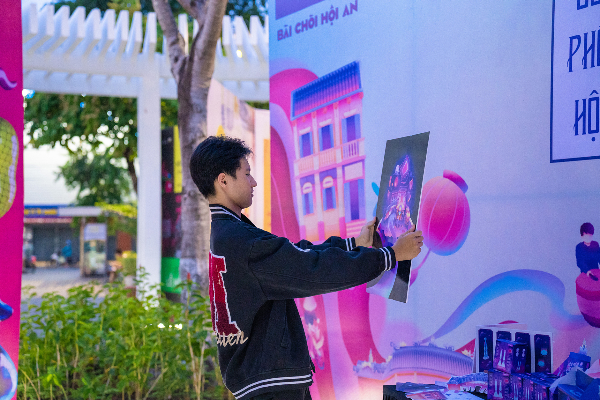 “Bữa tiệc” thị giác mãn nhãn ở triển lãm đồ hoạ FPT Edu Color Up 2024 - ảnh 8