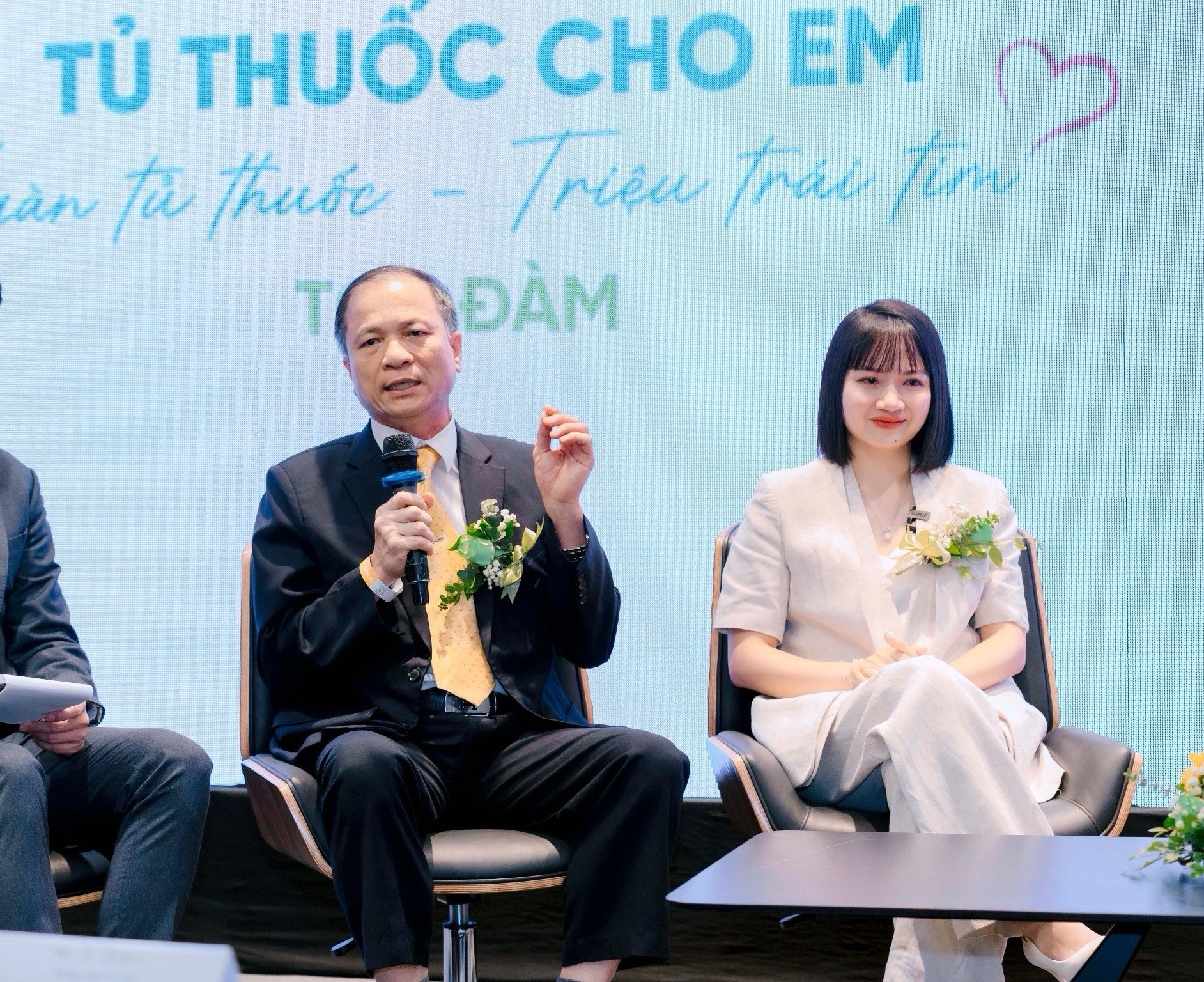 Tủ thuốc cho em: Dự án trao tặng 1000 tủ thuốc trên cả nước - ảnh 1