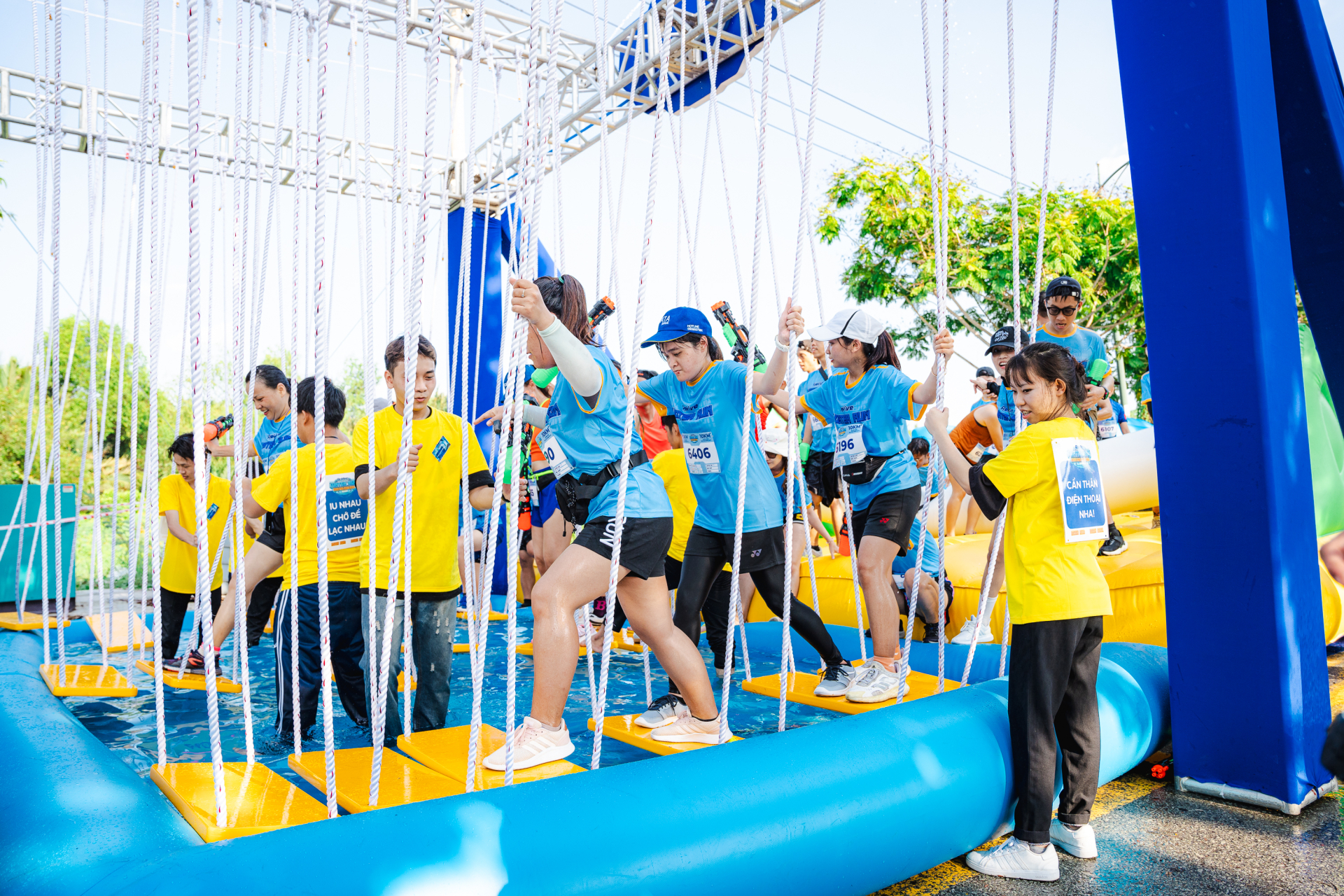 Chấn động trước loạt khoảnh khắc “Max Fun - Max Cool” tại Water Run 2024 - ảnh 2