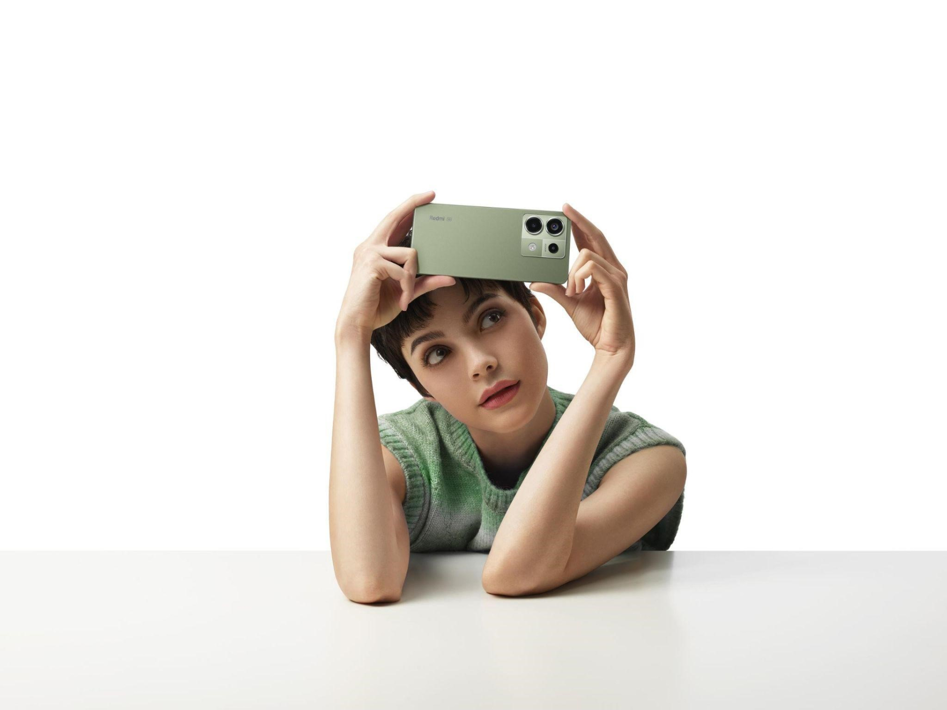Nâng tầm phong cách thời trang cùng Redmi Note 13 Pro 5G Xanh Olive - ảnh 2
