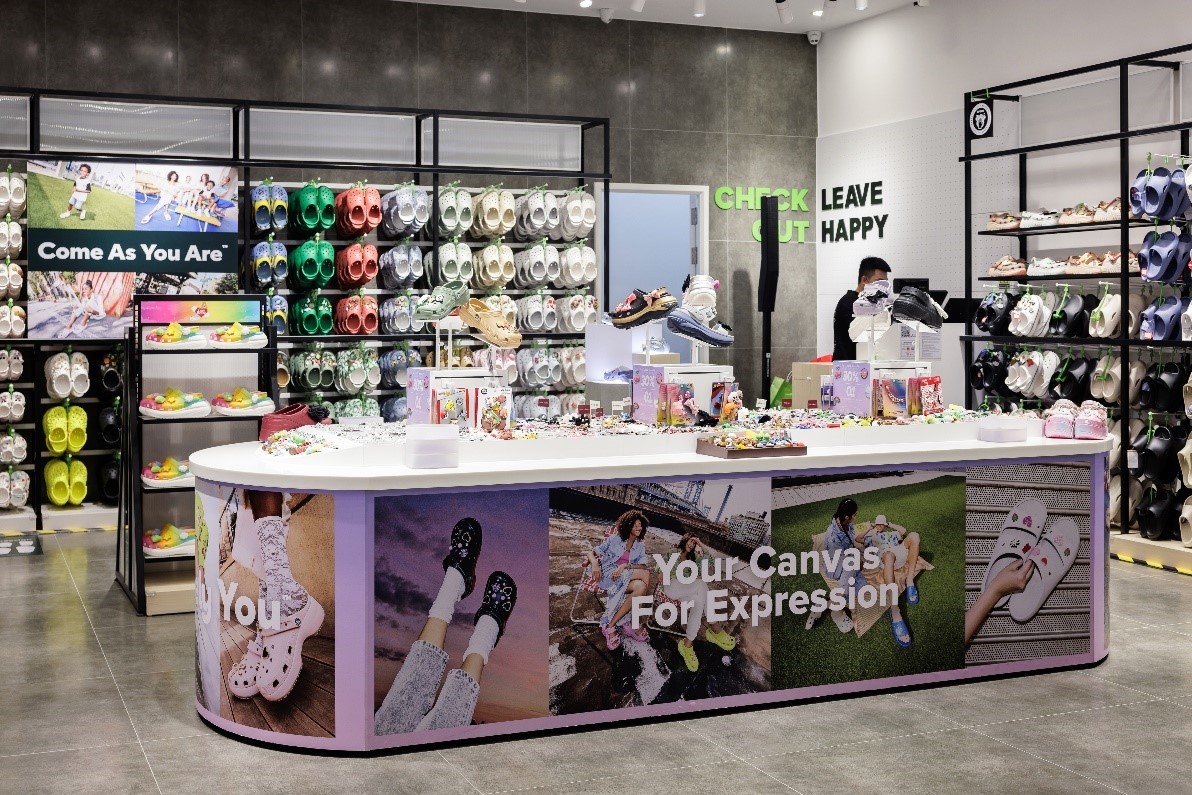 Crocs Aeon Mall Bình Tân: Thiên đường của Crocs Fans đây rồi! - ảnh 2