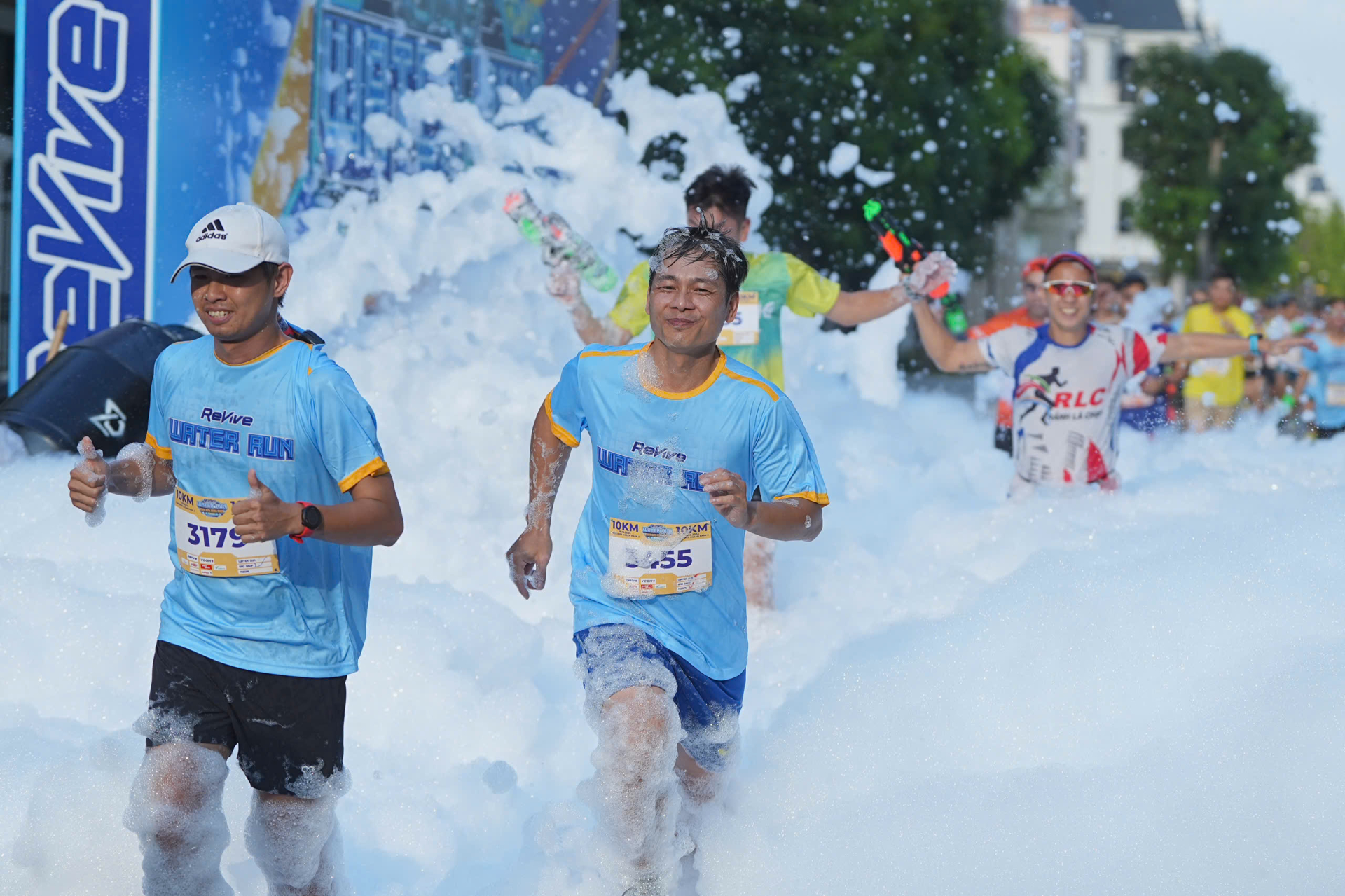 Chủ đề chạy nước Water Run mới lạ mang đến trải nghiệm khó quên dành cho các runner phía Bắc - ảnh 2