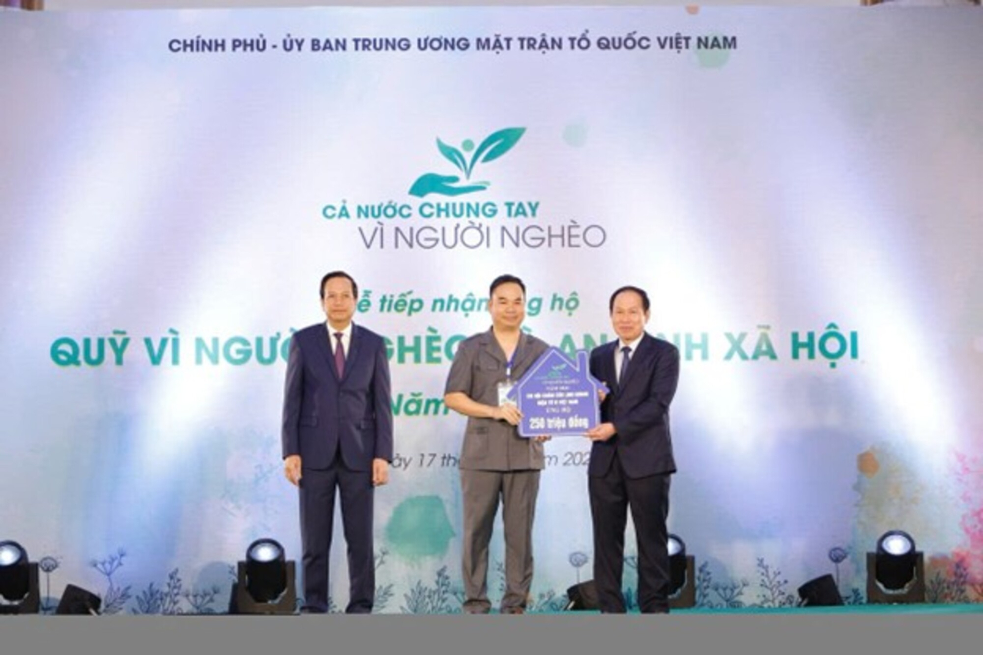 Ông Cao Văn Anh: Người Truyền Lửa Yêu Thương Qua Từng Phép Châm Cứu - ảnh 3