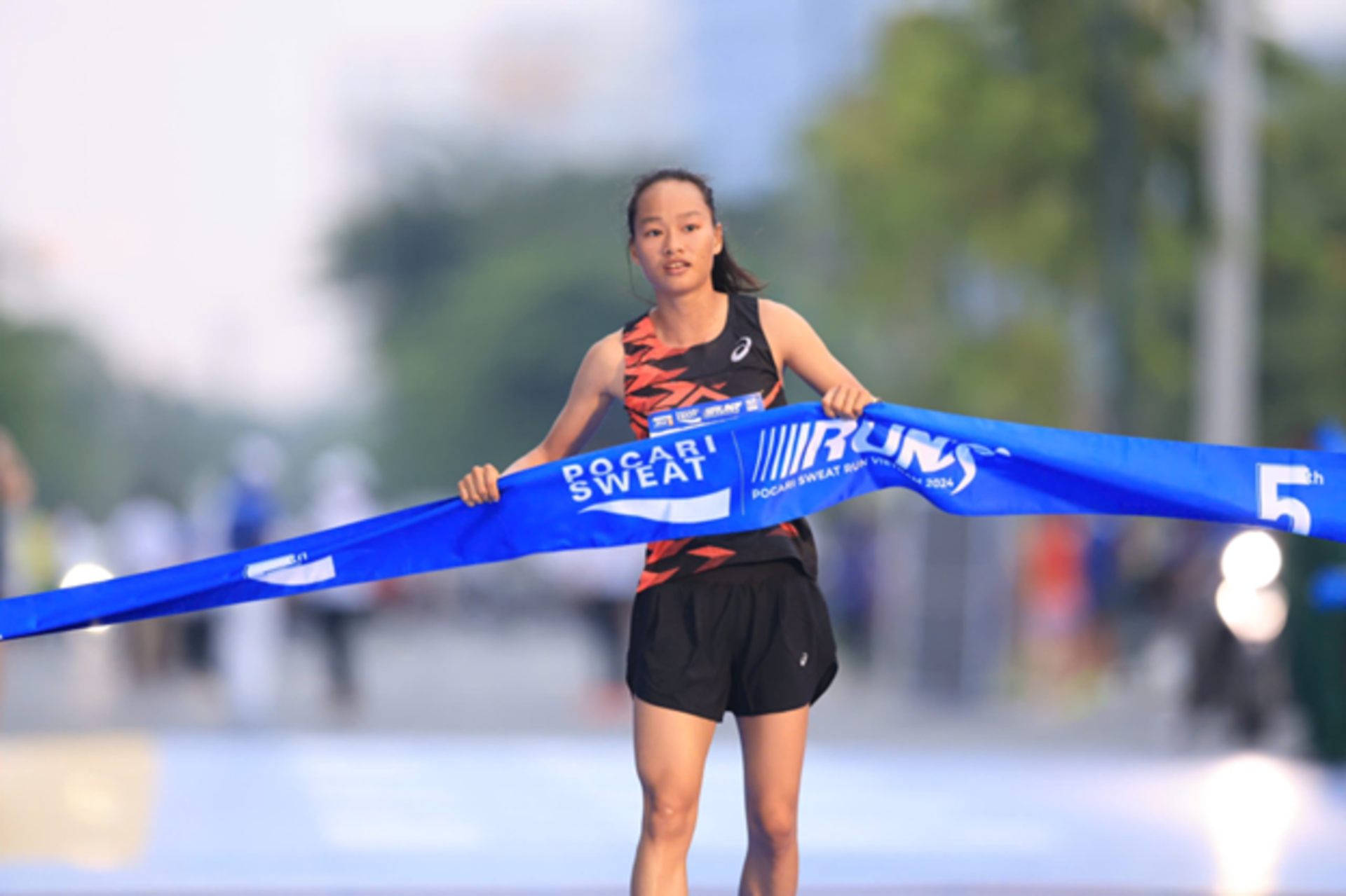 NHỮNG CÂU CHUYỆN TRUYỀN CẢM HỨNG TẠI POCARI SWEAT RUN VIỆT NAM 2024 - HÀNH TRÌNH ĐI XA HƠN ĐỂ TRỞ NÊN TỐT HƠN - ảnh 2