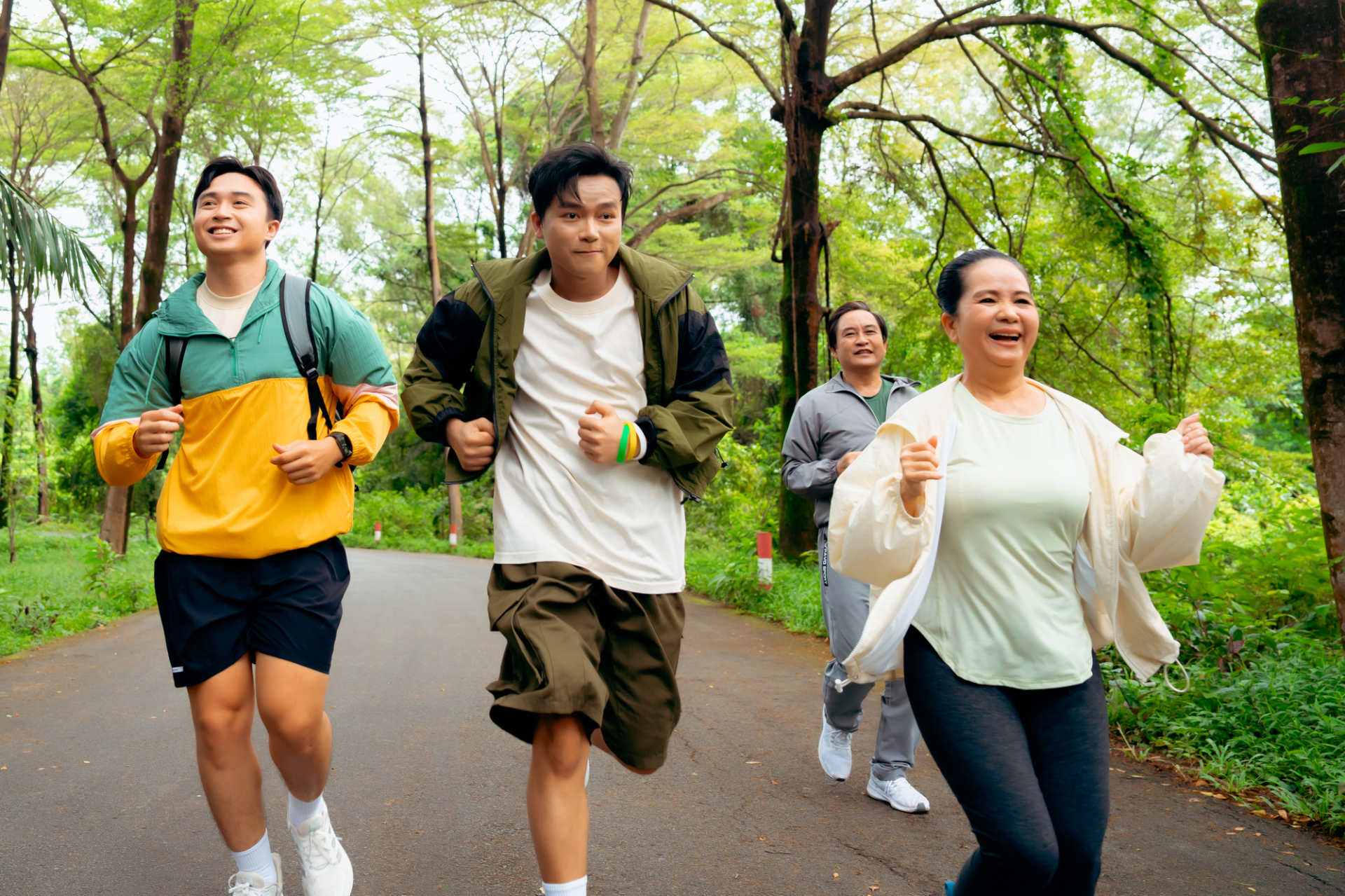 Thấu Hiểu Để Biết Ơn: Anlene Và Hành Trình Kết Nối 2 Thế Hệ Qua “Tết Phiền Vẫn Iu” - ảnh 3