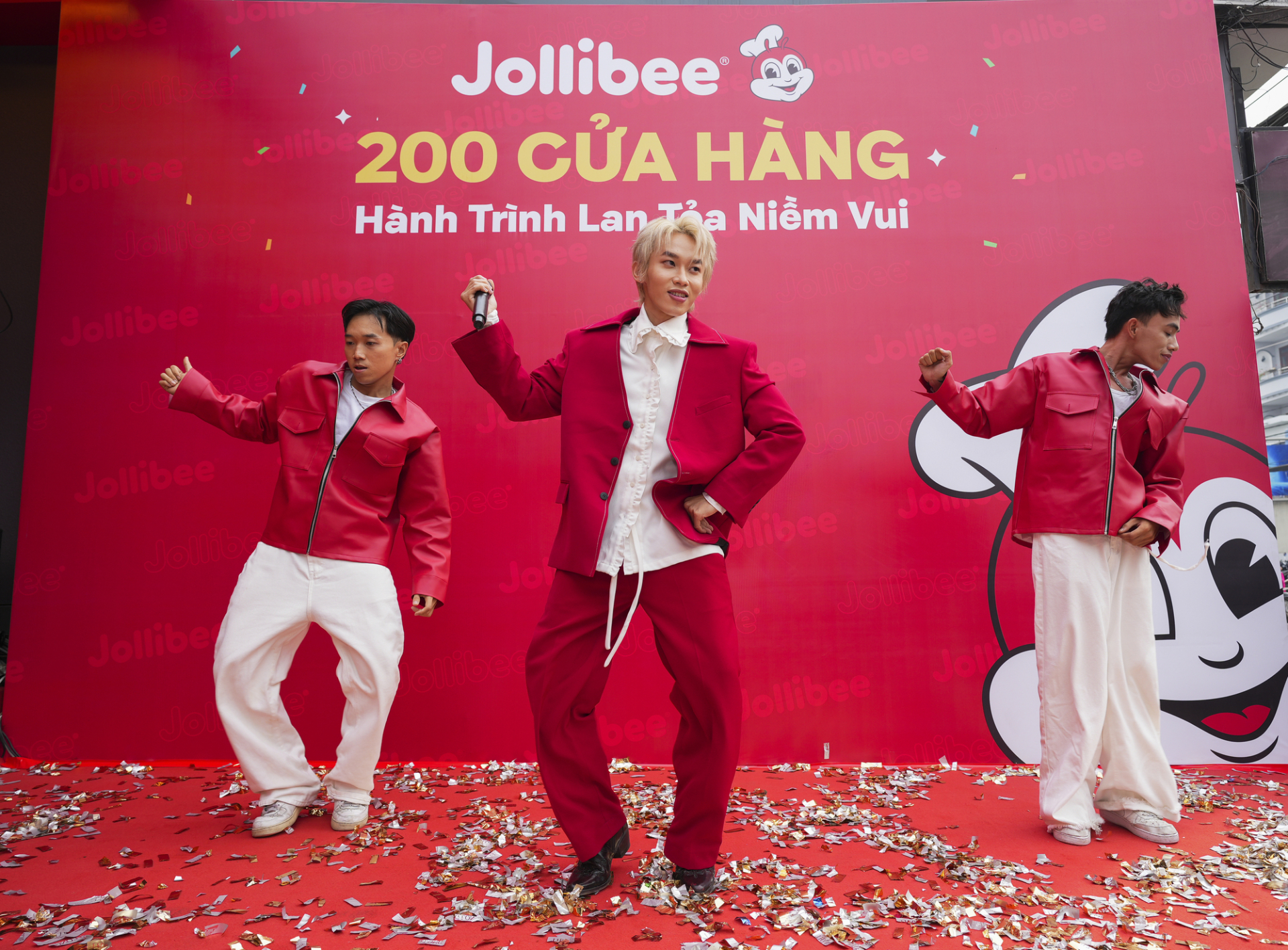 Kay Trần checkin tại buổi khai trương cửa hàng thứ 200 của Jollibee Việt Nam - ảnh 3