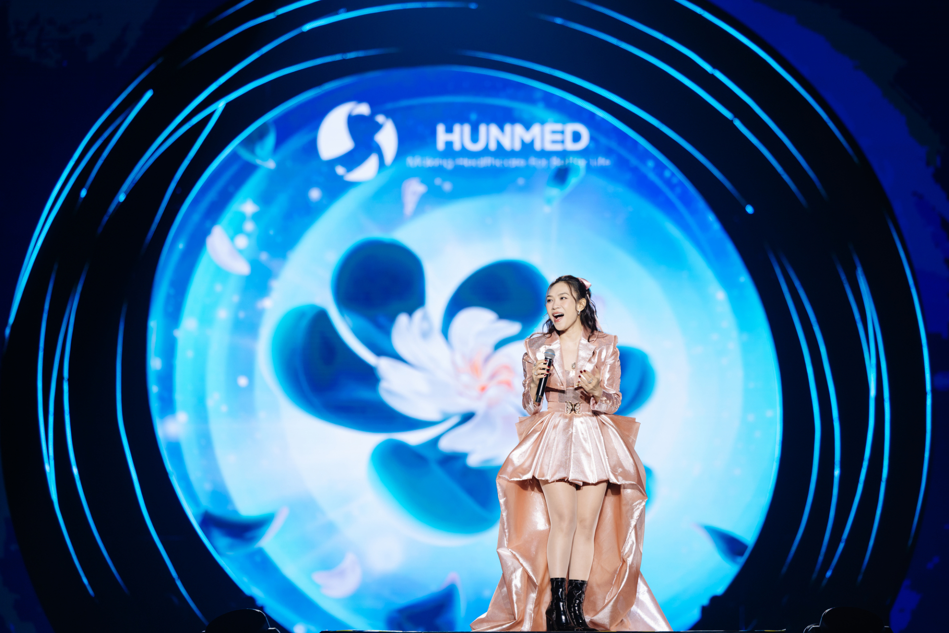 Hunmed - Proud Concert: Đêm tôn vinh hành trình nhỏ bé nhưng đầy tự hào của cộng đồng Mẹ & Bé Việt Nam - ảnh 8