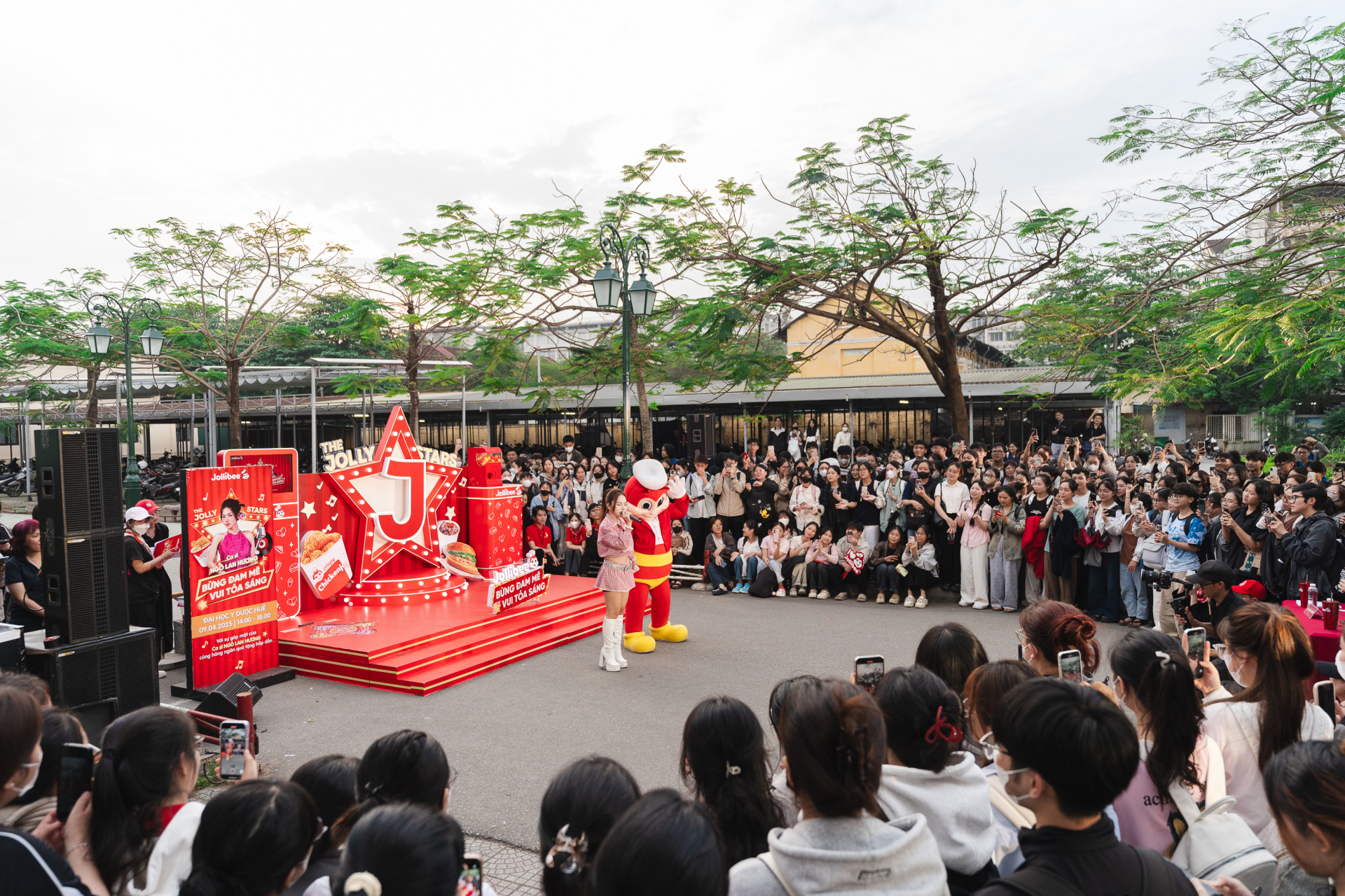 Jollibee bùng nổ cùng sinh viên qua sân chơi âm nhạc The Jolly Stars 2025 - ảnh 2
