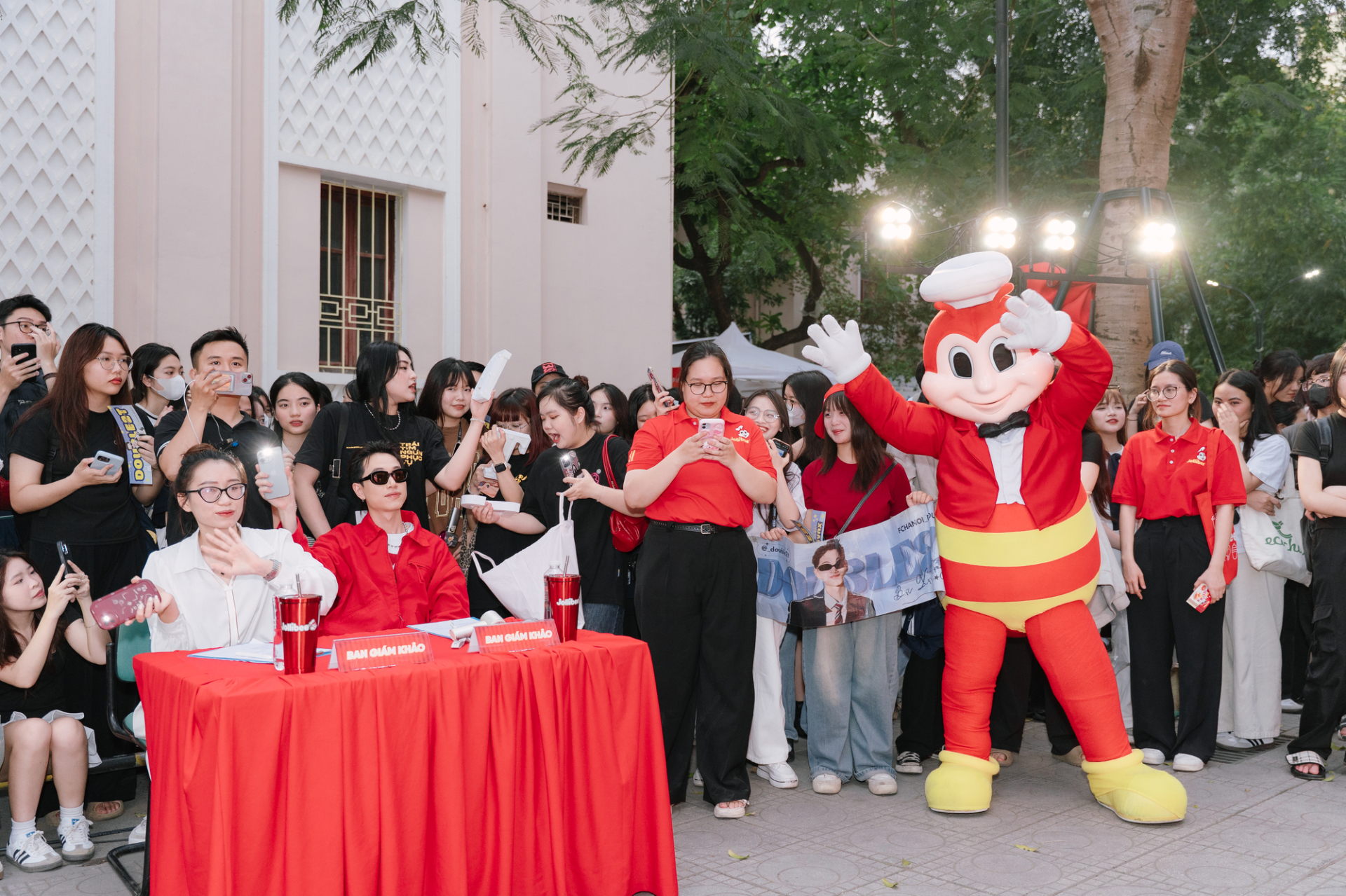 Jollibee bùng nổ cùng sinh viên qua sân chơi âm nhạc The Jolly Stars 2025 - ảnh 4