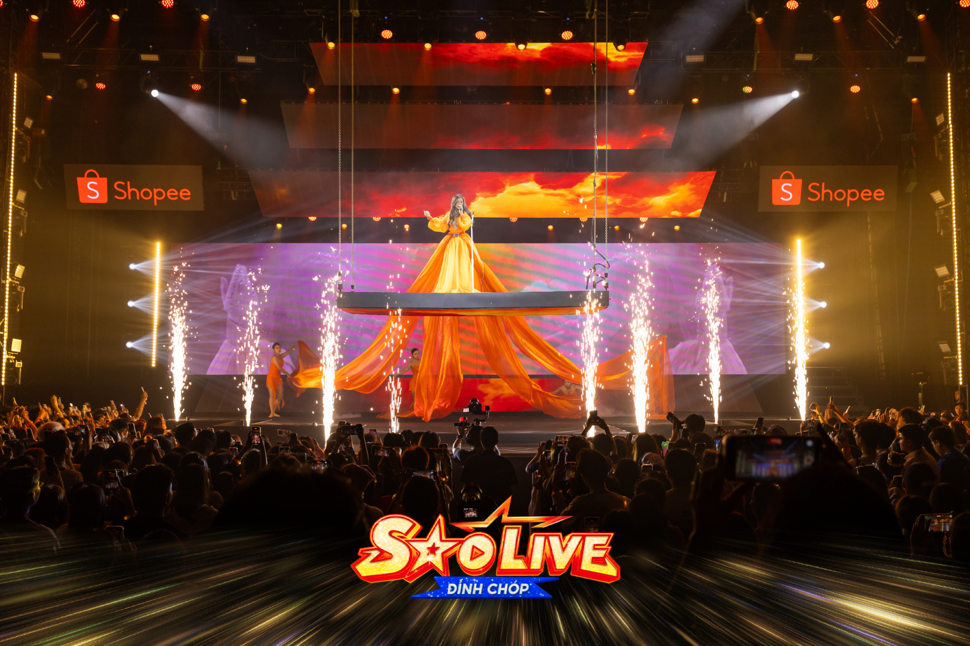 Sân khấu Sao Live Đỉnh Chóp hóa mini concert ba chị đẹp: Minh Hằng múa mưa, Bùi Lan Hương & Dương Hoàng Yến khoe vocal - ảnh 2