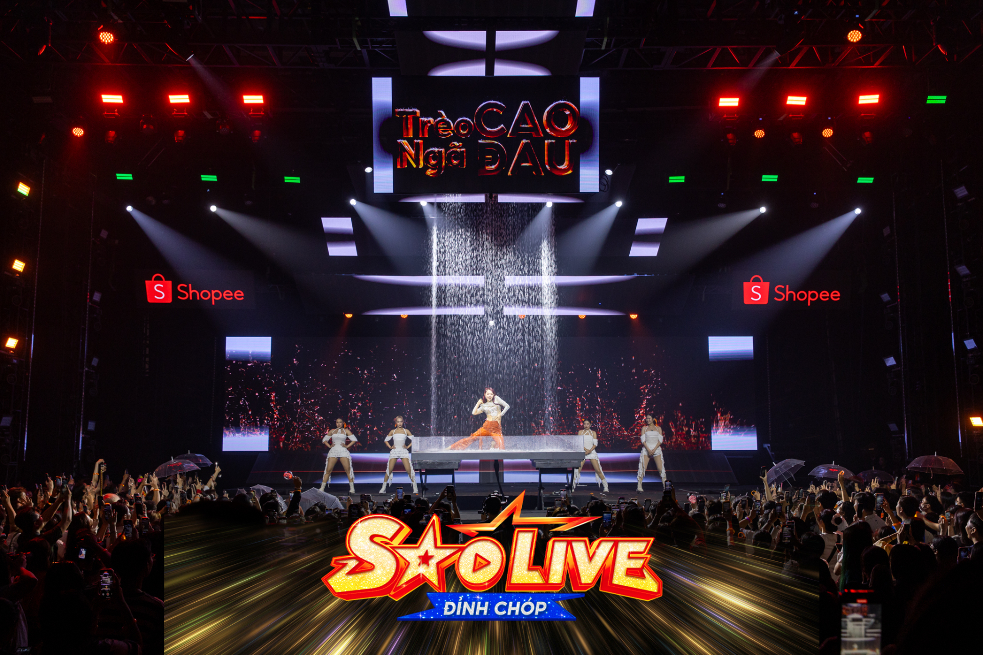 Sân khấu Sao Live Đỉnh Chóp hóa mini concert ba chị đẹp: Minh Hằng múa mưa, Bùi Lan Hương & Dương Hoàng Yến khoe vocal - ảnh 7