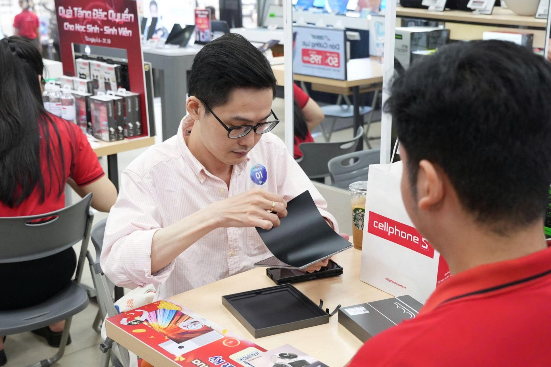 Galaxy Z Fold7 & Z Flip7 khiến người dùng lần đầu “rời bỏ” điện thoại phẳng không hối tiếc - ảnh 4