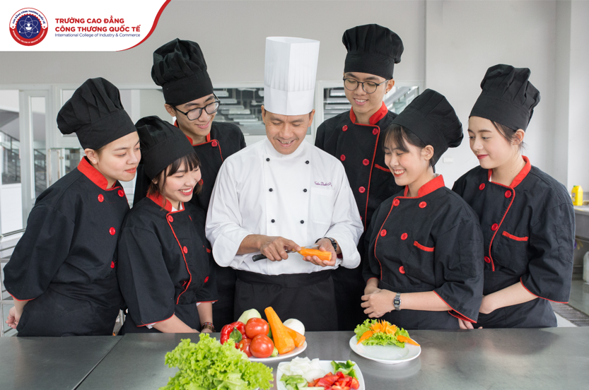 Khám phá phòng thực hành chuẩn “5 sao” của sinh viên Cao đẳng Công thương Quốc tế - ảnh 5