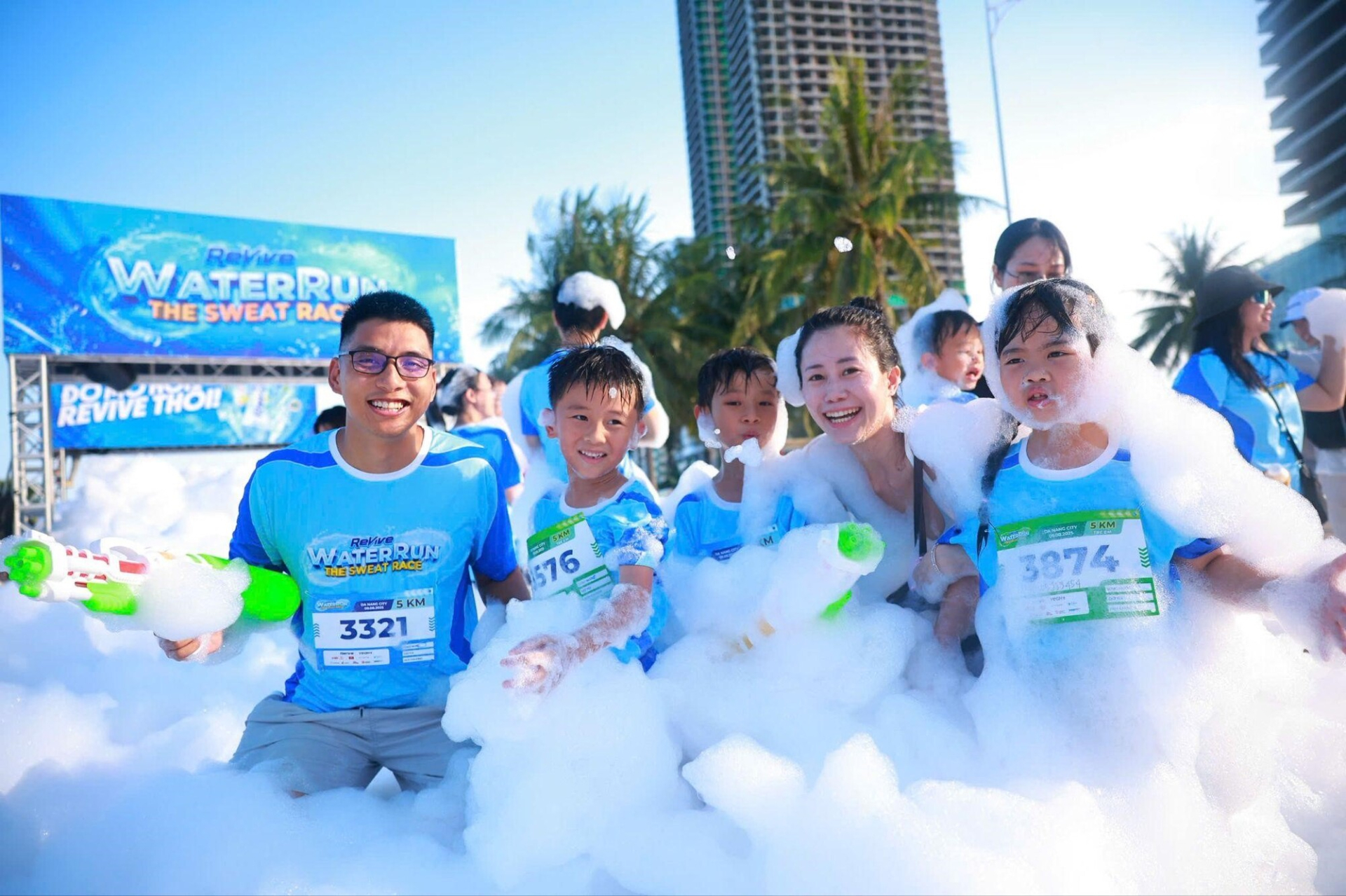 Ngàn Khoảnh Khắc Mát Mẻ Hạ Nhiệt Nắng Hè Tại Đường Chạy Nước Revive Water Run Đà Nẵng 2025 - ảnh 3
