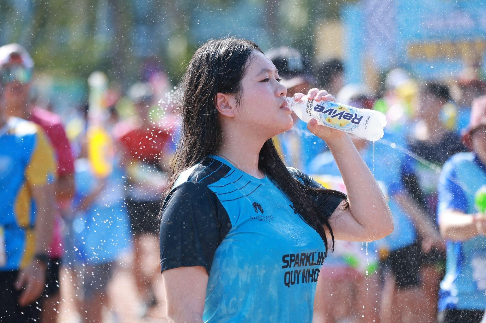 Ngàn Khoảnh Khắc Mát Mẻ Hạ Nhiệt Nắng Hè Tại Đường Chạy Nước Revive Water Run Đà Nẵng 2025 - ảnh 6