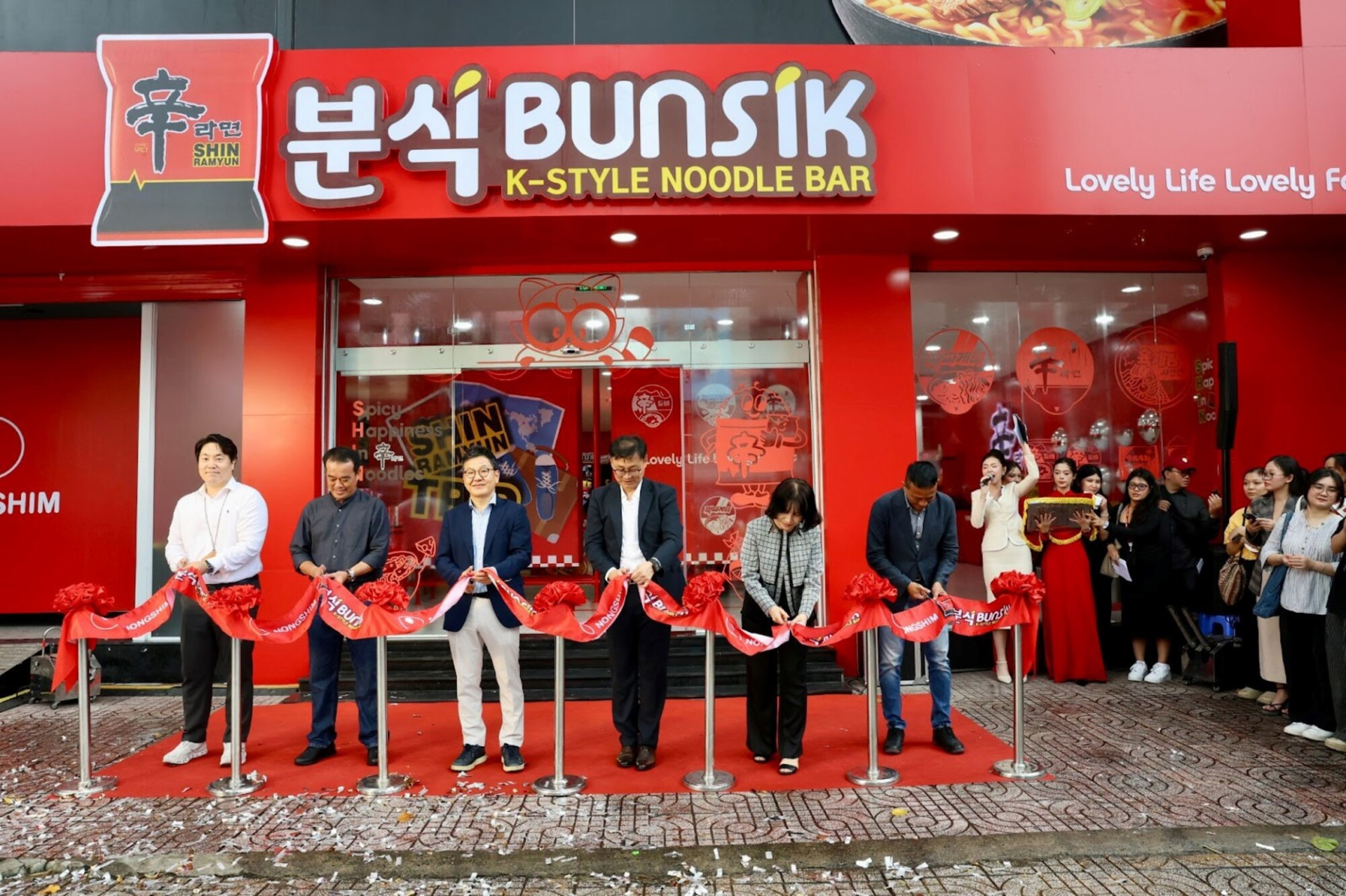 Pop-up Store Nongshim lần đầu xuất hiện tại Việt Nam, trở thành điểm đến thu hút giới trẻ - ảnh 1
