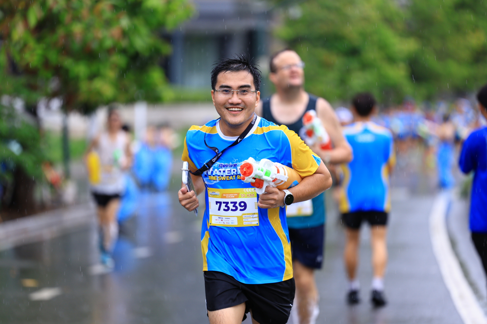 Khuấy Động Mùa Hè Với Chuỗi Trải Nghiệm Có 1-0-2 Tại Đường Chạy Nước Revive Water Run Đà Nẵng 2025 - ảnh 5