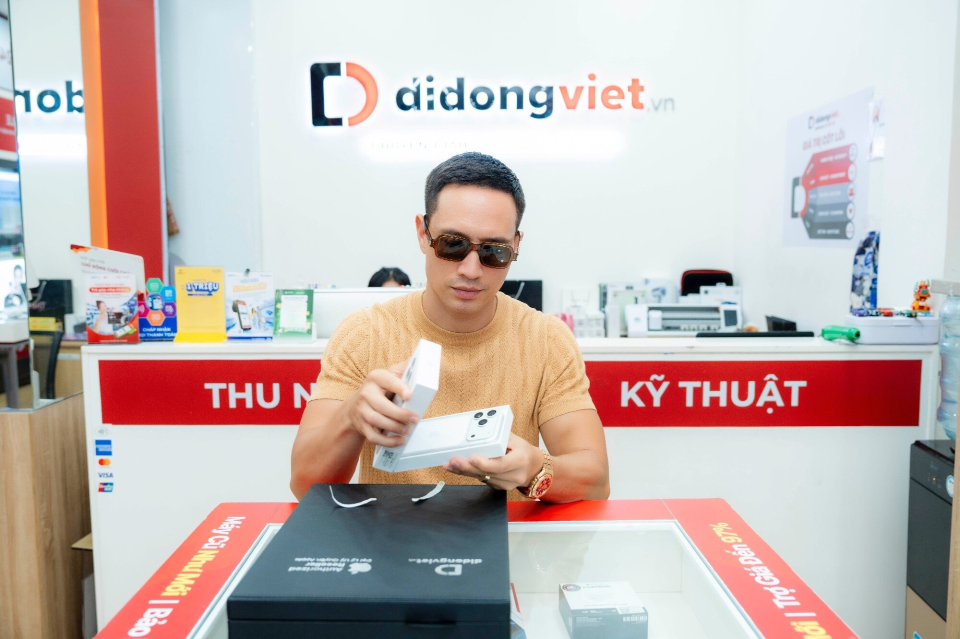 Ngô Kiến Huy, Ninh Dương Lan Ngọc cùng dàn sao rủ nhau “lên đời” iPhone 17, iPhone Air - ảnh 2