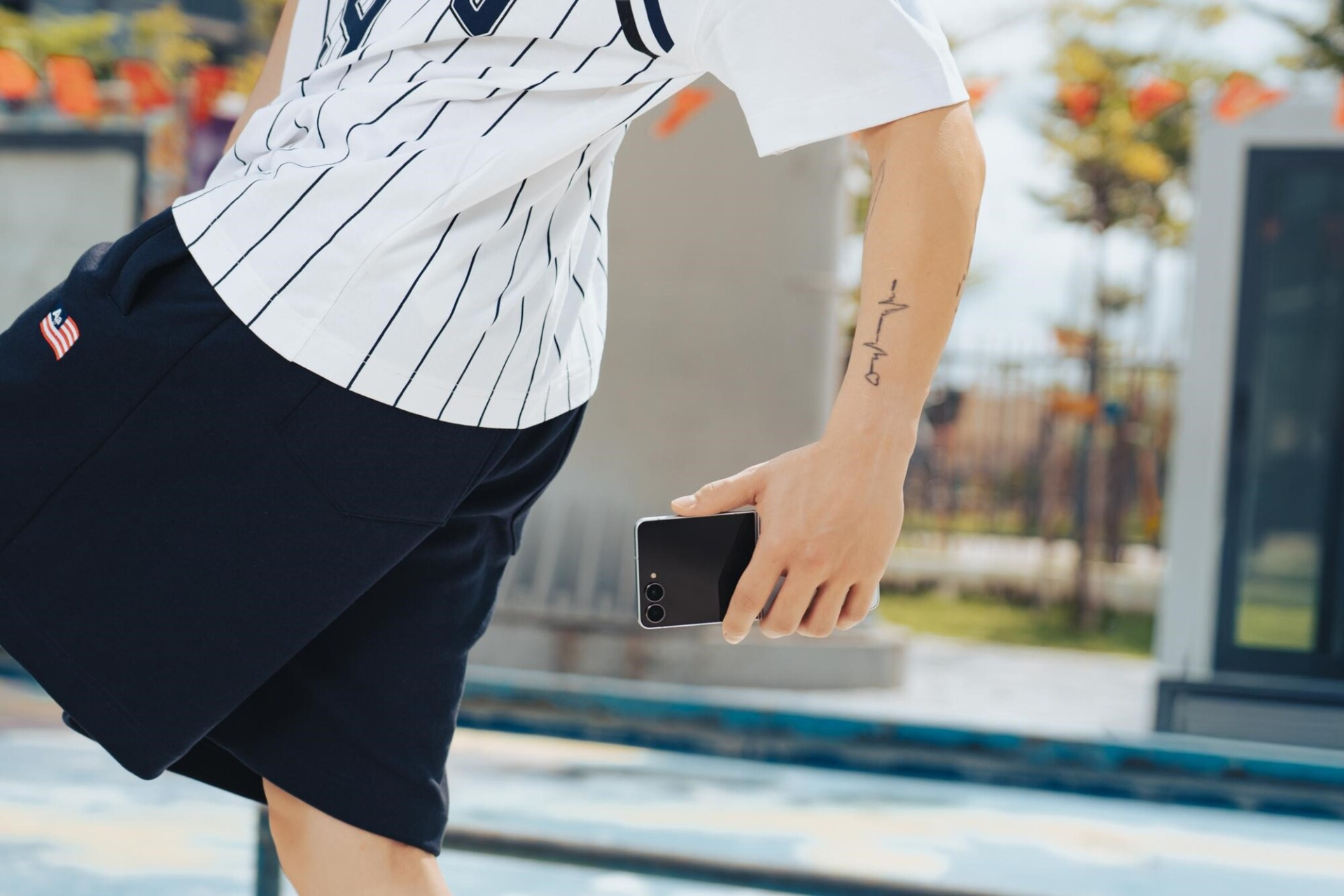 Tân binh toàn năng Đức Duy khoe cá tính cùng “chiến hữu” Galaxy Z Flip7 - ảnh 4