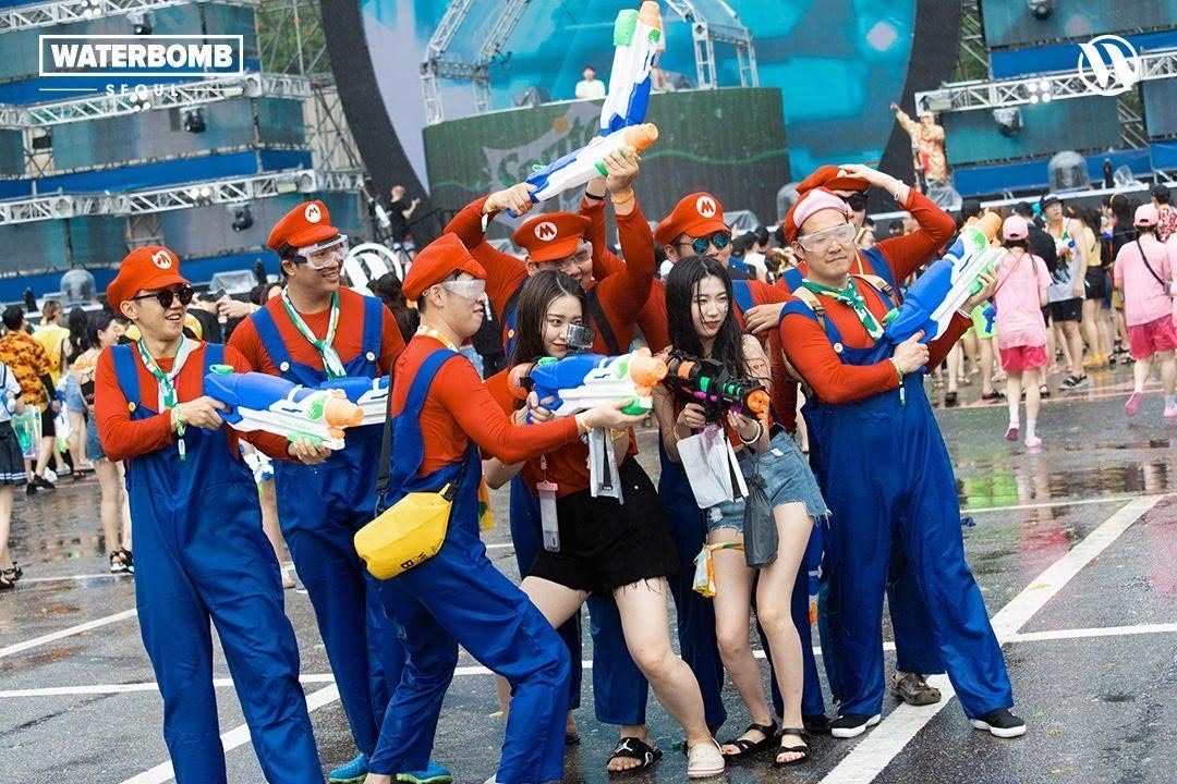 Gợi ý loạt outfit giúp các “trai xinh gái đẹp” biến hình “ướt vẫn slay” tại lễ hội nhạc nước WATERBOMB HO CHI MINH CITY - ảnh 10