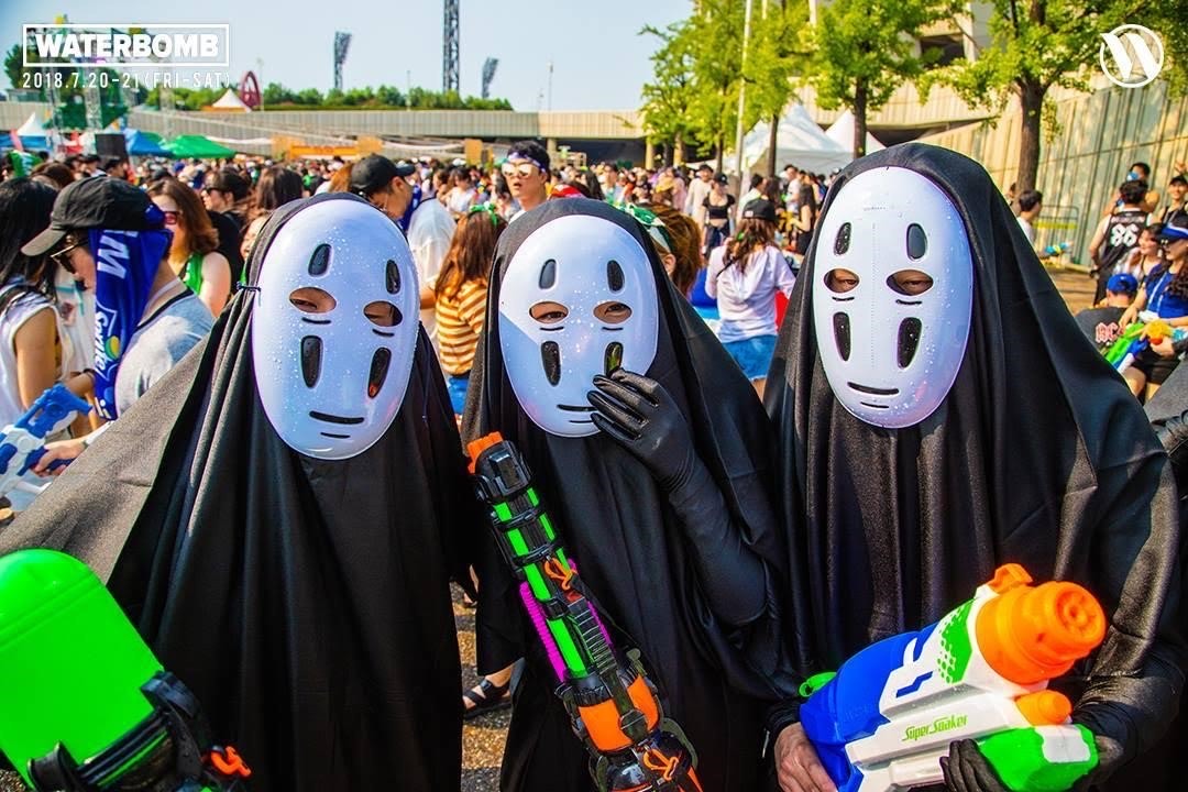 Gợi ý loạt outfit giúp các “trai xinh gái đẹp” biến hình “ướt vẫn slay” tại lễ hội nhạc nước WATERBOMB HO CHI MINH CITY - ảnh 9