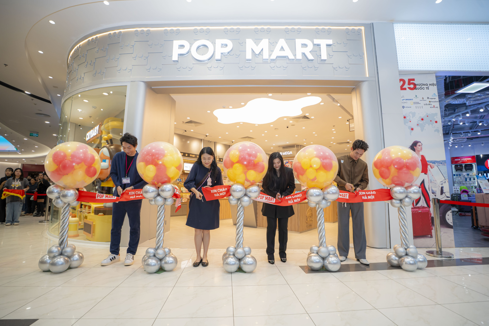 POP MART Chính Thức 'Chạm Ngõ' Thủ Đô: Cửa Hàng Đầu Tiên Đến Gần Hơn Với Giới Trẻ Việt - ảnh 5
