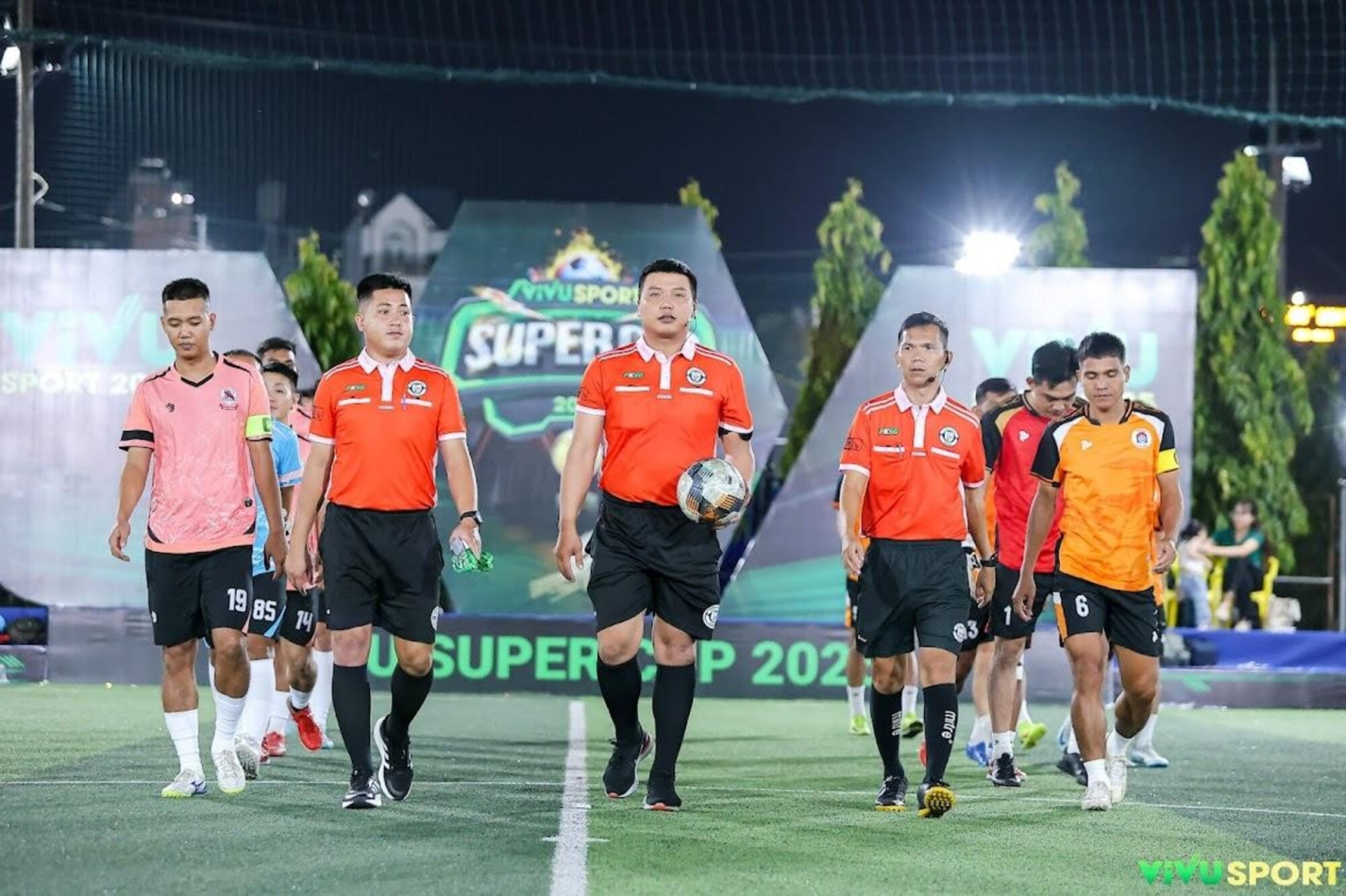 Sân phủi hóa sân khấu: Hồ Quang Hiếu mang “lửa” đến Vivu Sport Super Cup 2025 - ảnh 5