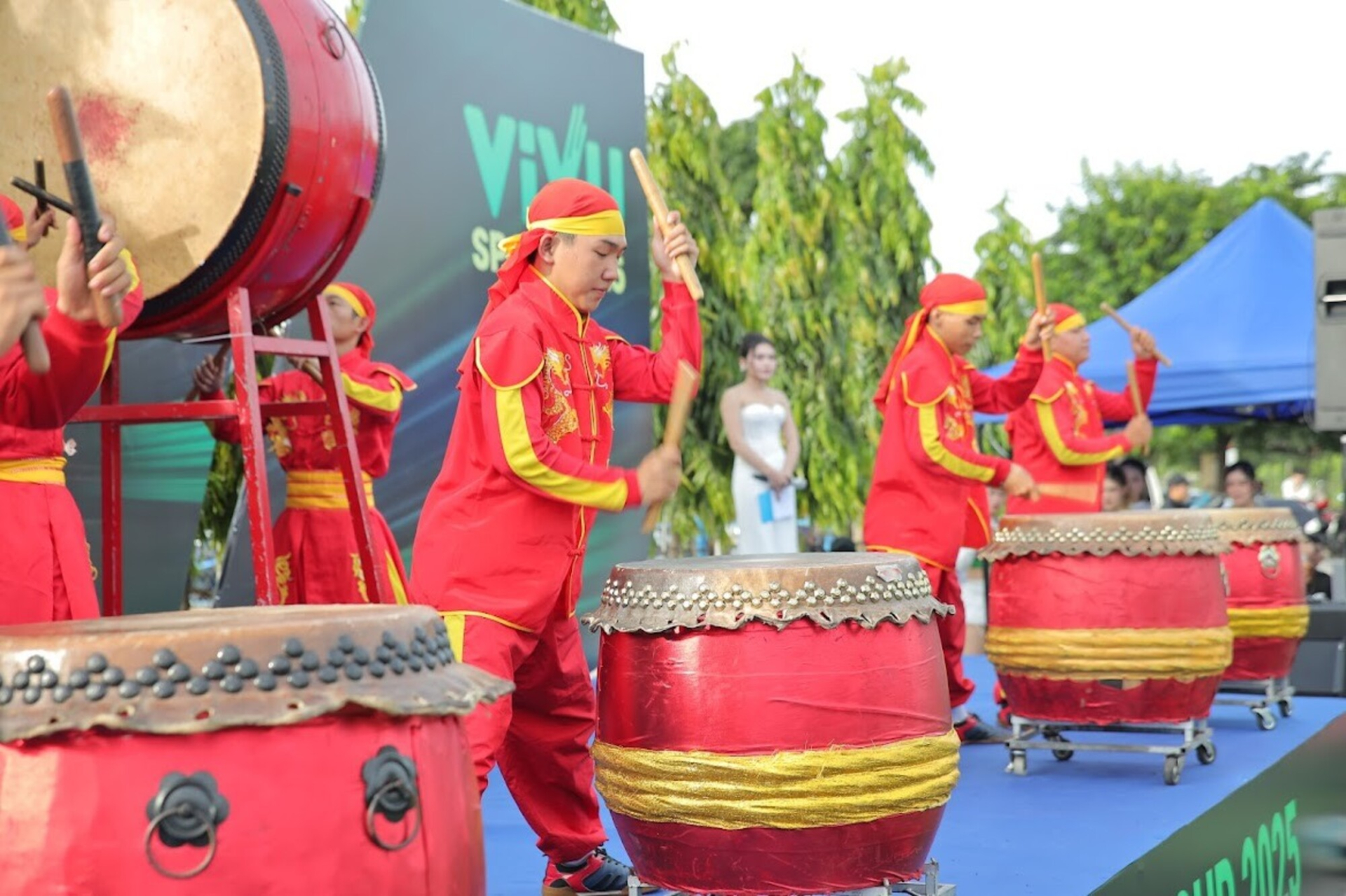 Sân phủi hóa sân khấu: Hồ Quang Hiếu mang “lửa” đến Vivu Sport Super Cup 2025 - ảnh 7