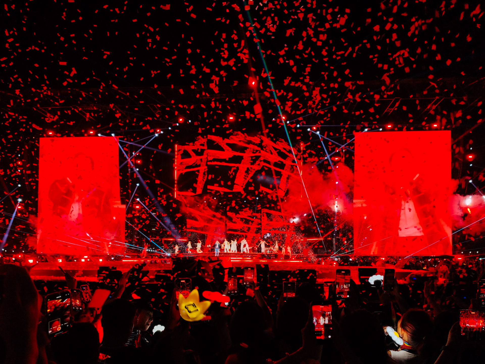 Vì sao fan không thể “move on” khỏi G-DRAGON 2025 WORLD TOUR [Übermensch] in Hanoi, presented by VPBank - ảnh 1